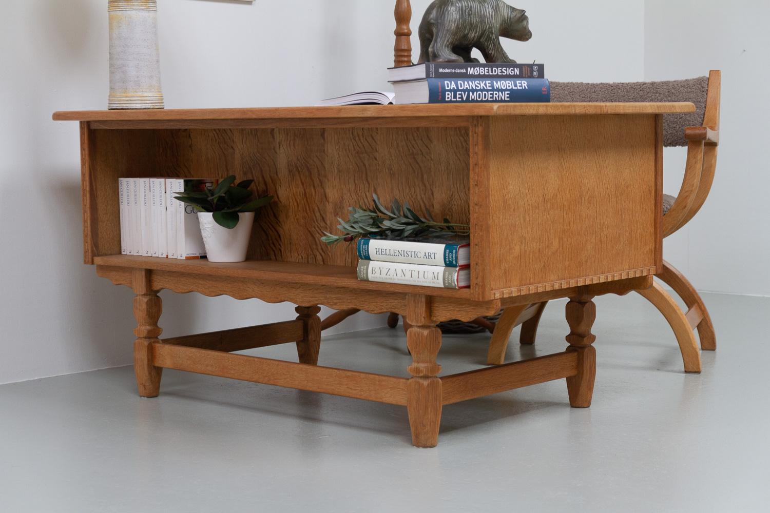 Mid-Century Danish Freestanding Desk in Oak, 1960s. In Good Condition In Asaa, DK