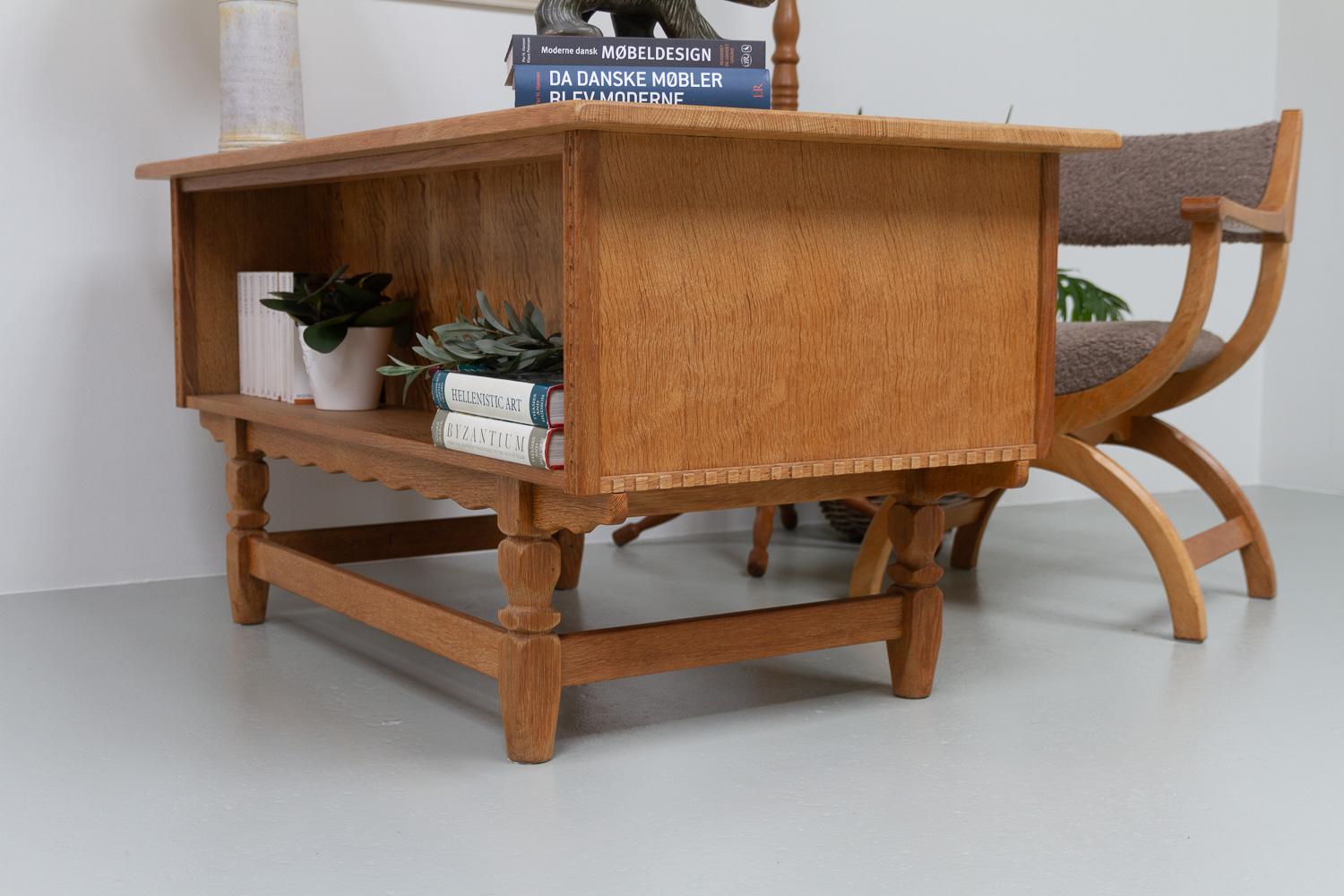 Mid-Century Danish Freestanding Desk in Oak, 1960s. 1
