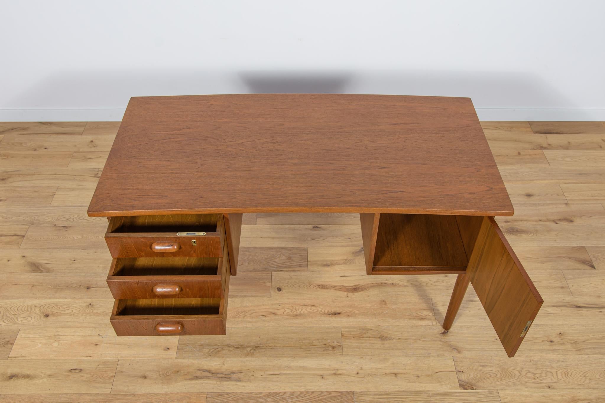 Scrivania danese indipendente in teak del metà del secolo scorso, anni '60 in vendita 2