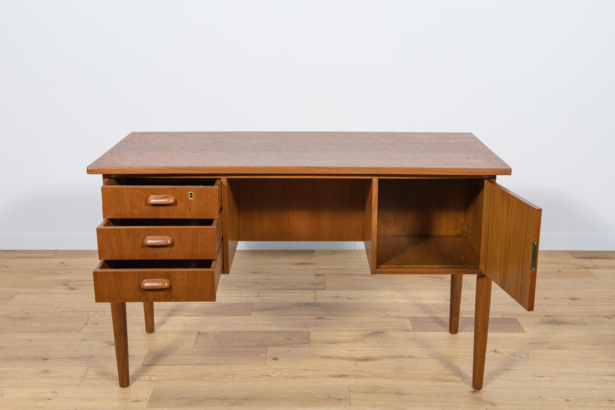 Mid-Century Danish Freestanding Teak Desk, 1960s For Sale 5
