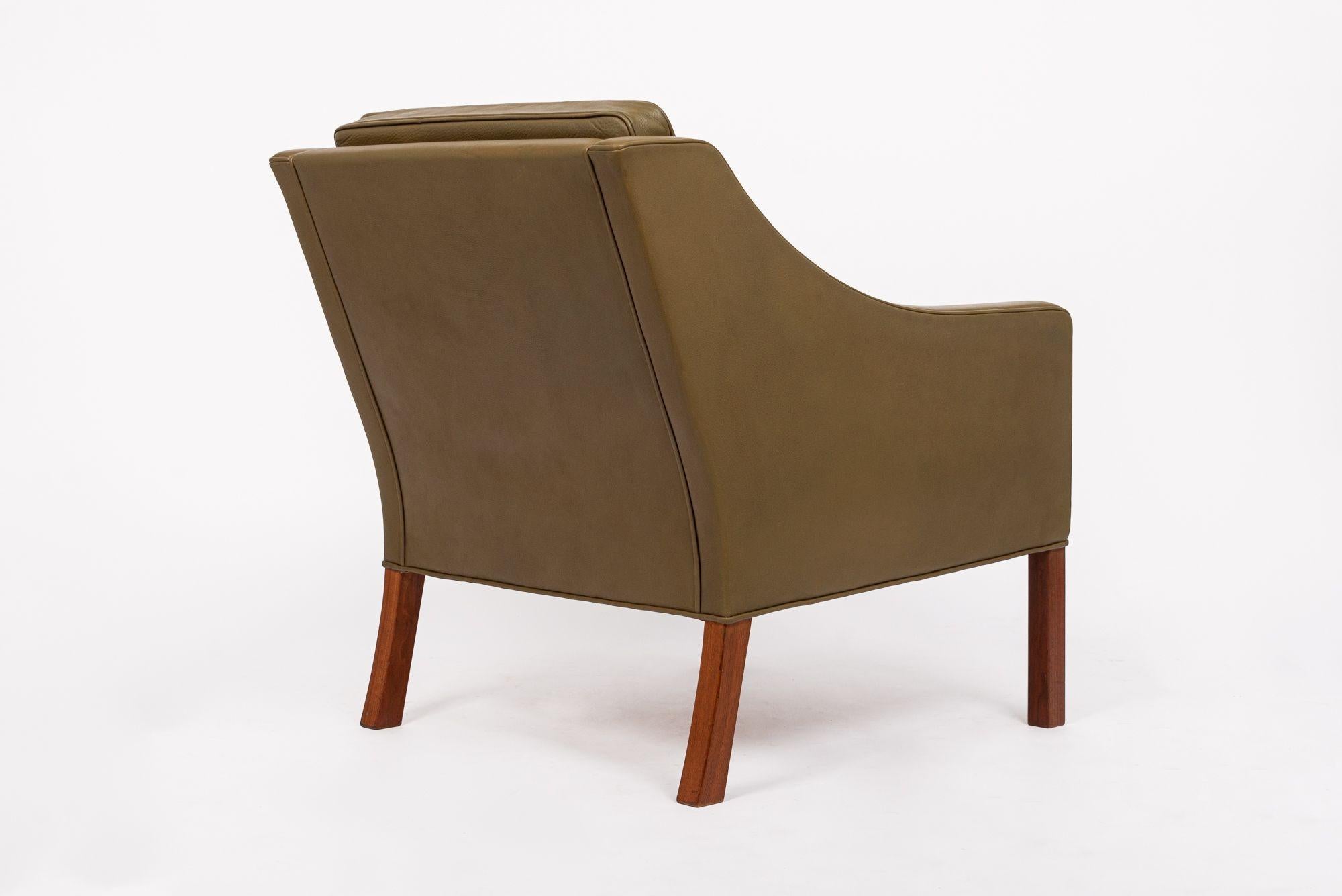 Mid Century Danish Green Leather Lounge Chair by Borge Mogensen 7