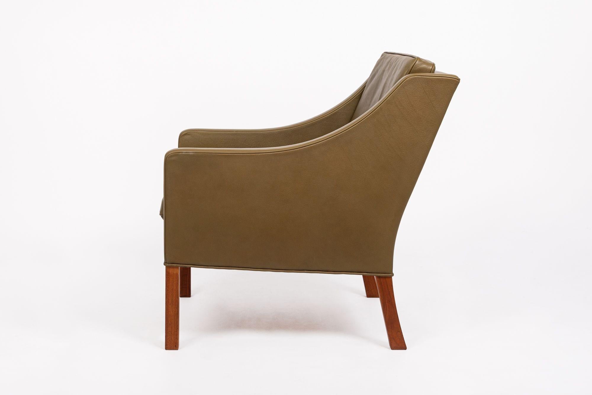 Mid Century Danish Green Leather Lounge Chair by Borge Mogensen In Good Condition In Detroit, MI