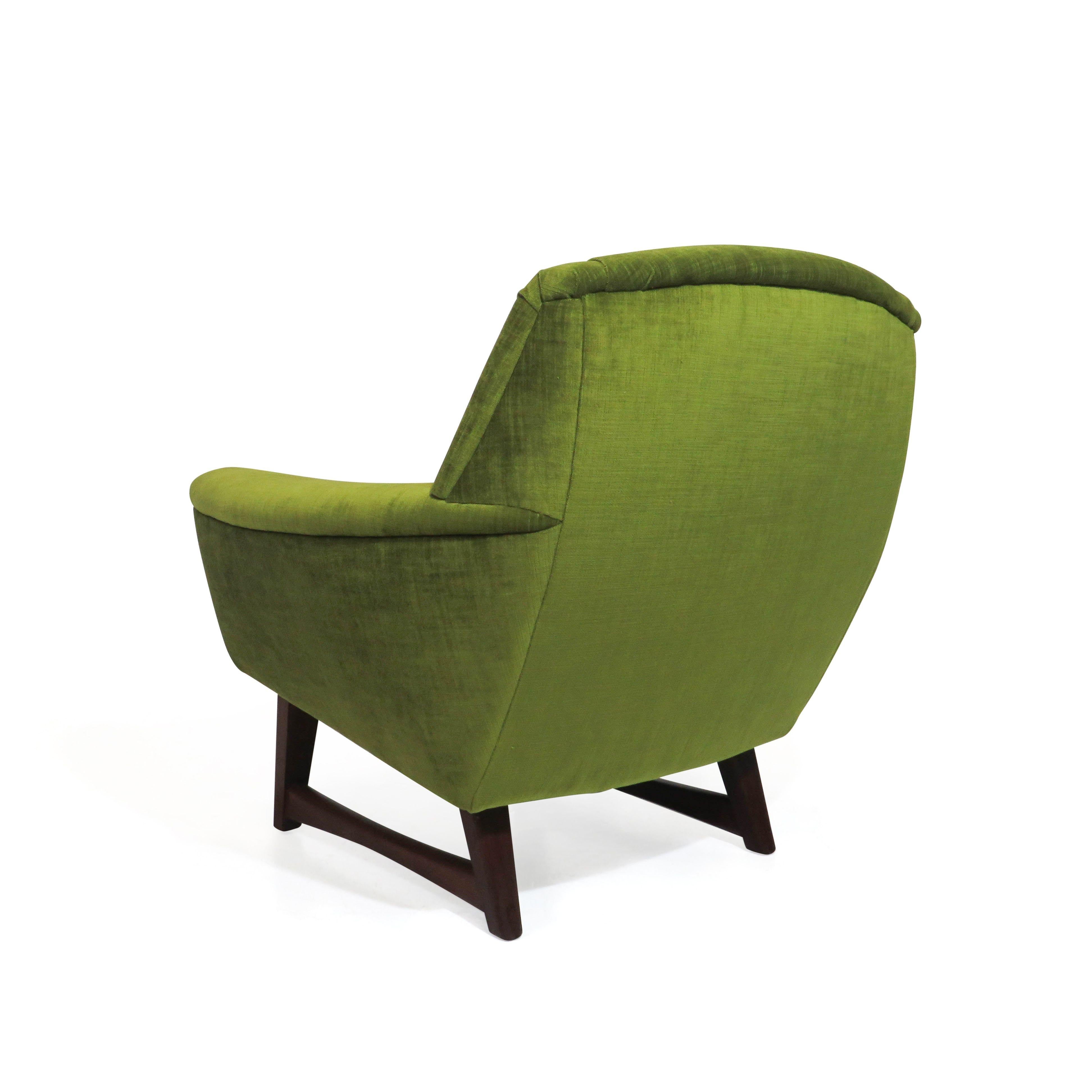 Mid Century Danish Green Velvet Lounge Chair In Excellent Condition For Sale In Oakland, CA