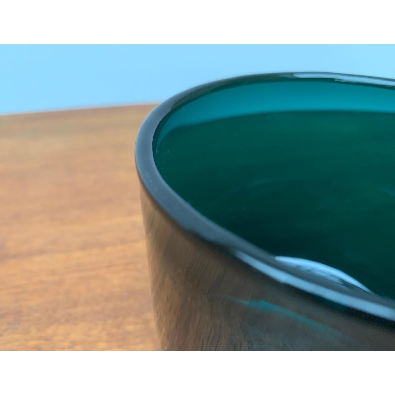 Bol en verre du Groenland danois du milieu du siècle par Per Lütken pour Holmegaard, années 1960 en vente 5