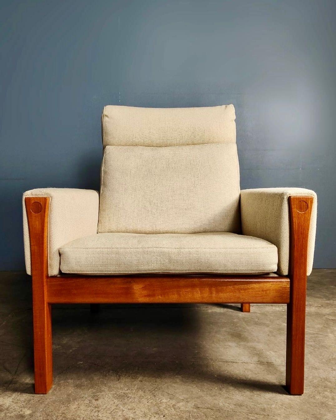 New Stock ✅

Mid Century Danish Hans Wegner AP 62 AP Stolen Lounge Chair Vintage Retro MCM

A high backed lounge chair designed by Hans Wegner for AP Stolen. 

Manufactured in Denmark in 1965.

Crafted on a solid teak frame, this lounge chair is