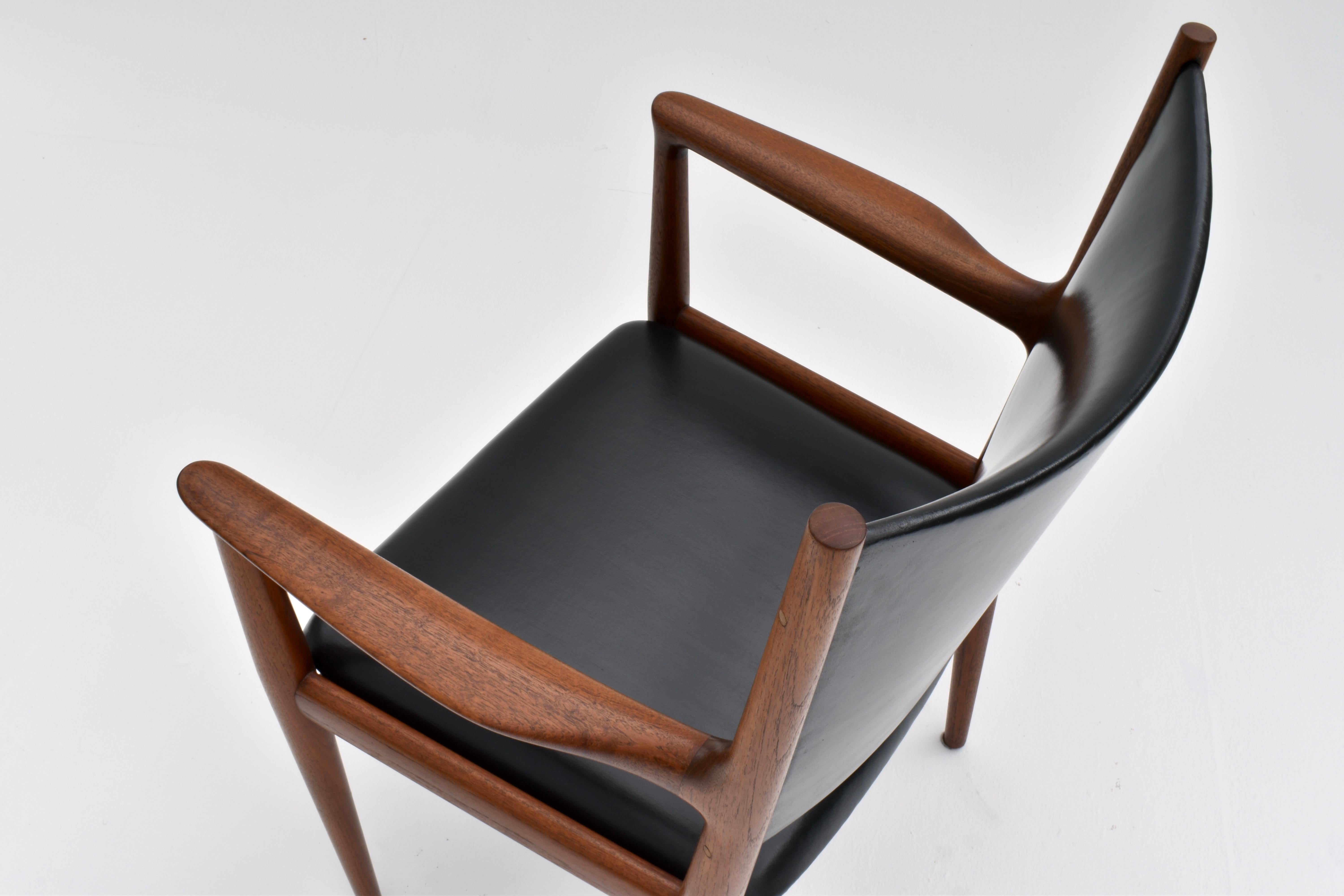 Metà XX secolo Poltrona in teak e pelle Hans Wegner JH513 per Hansen, metà del secolo scorso in vendita