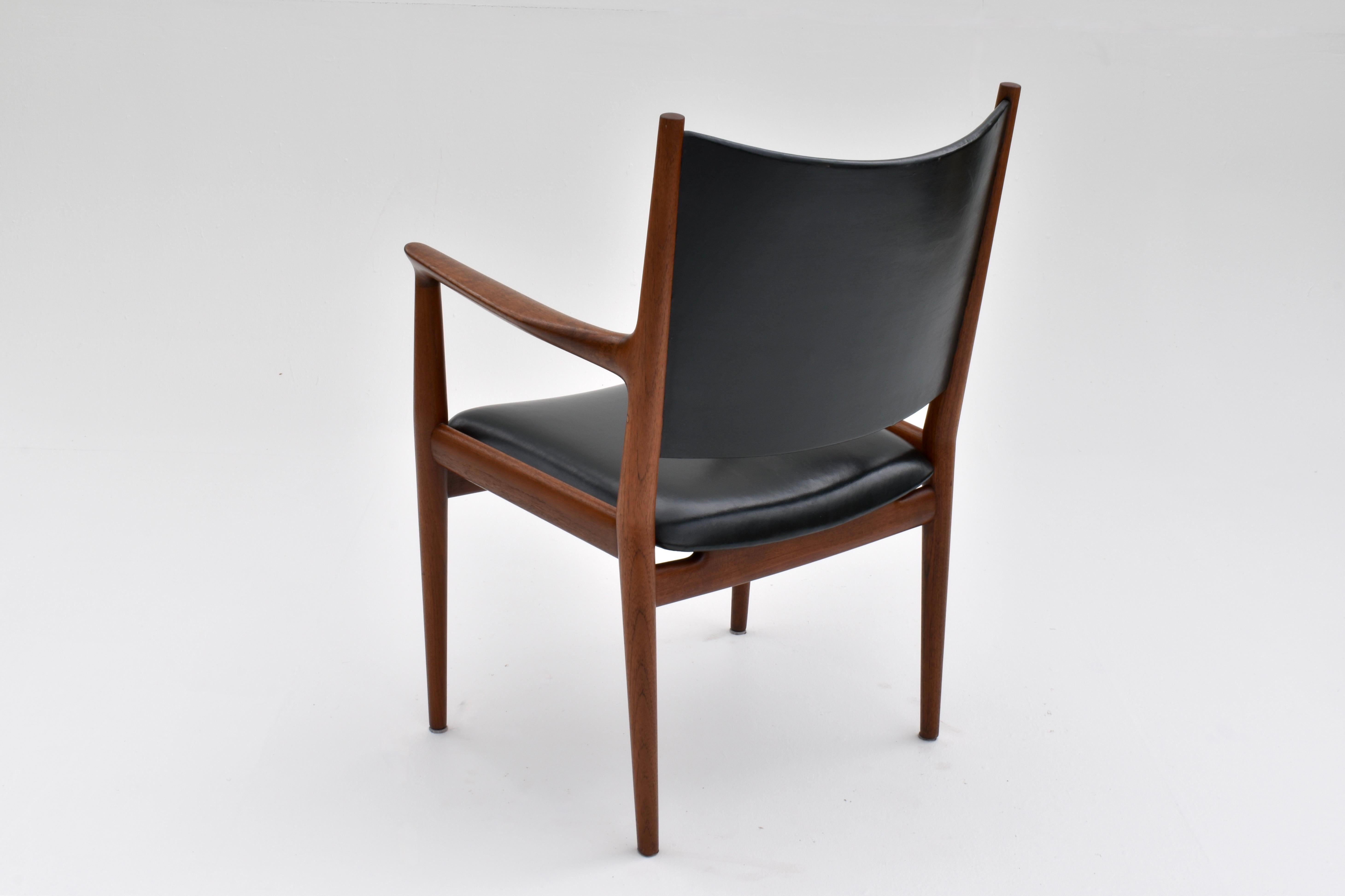Teak Poltrona in teak e pelle Hans Wegner JH513 per Hansen, metà del secolo scorso in vendita