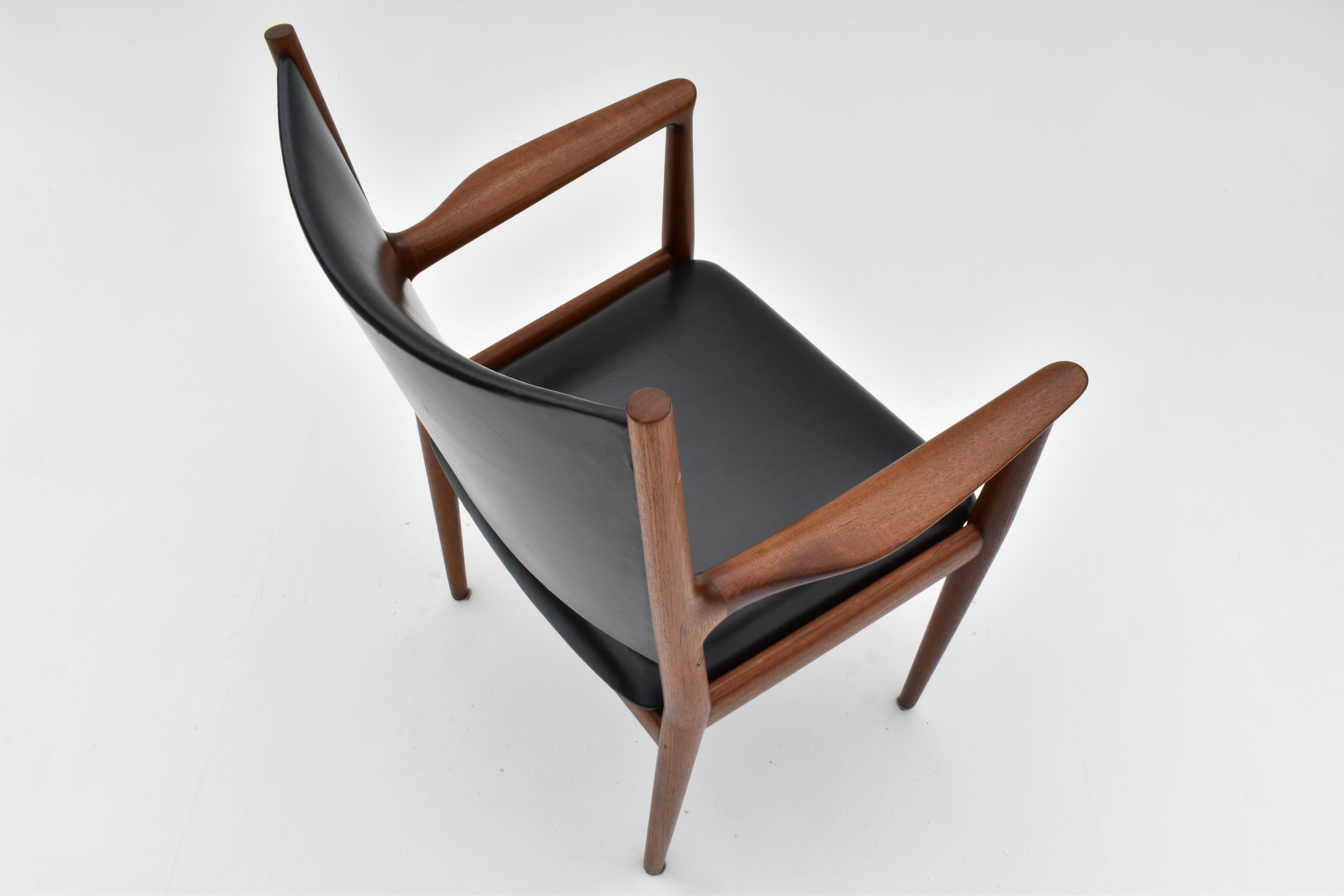 Poltrona in teak e pelle Hans Wegner JH513 per Hansen, metà del secolo scorso in vendita 1