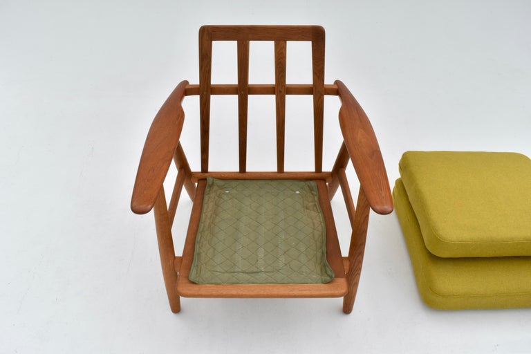 Mid Century Danish Hans Wegner Model GE240 Cigar Chair For Getama