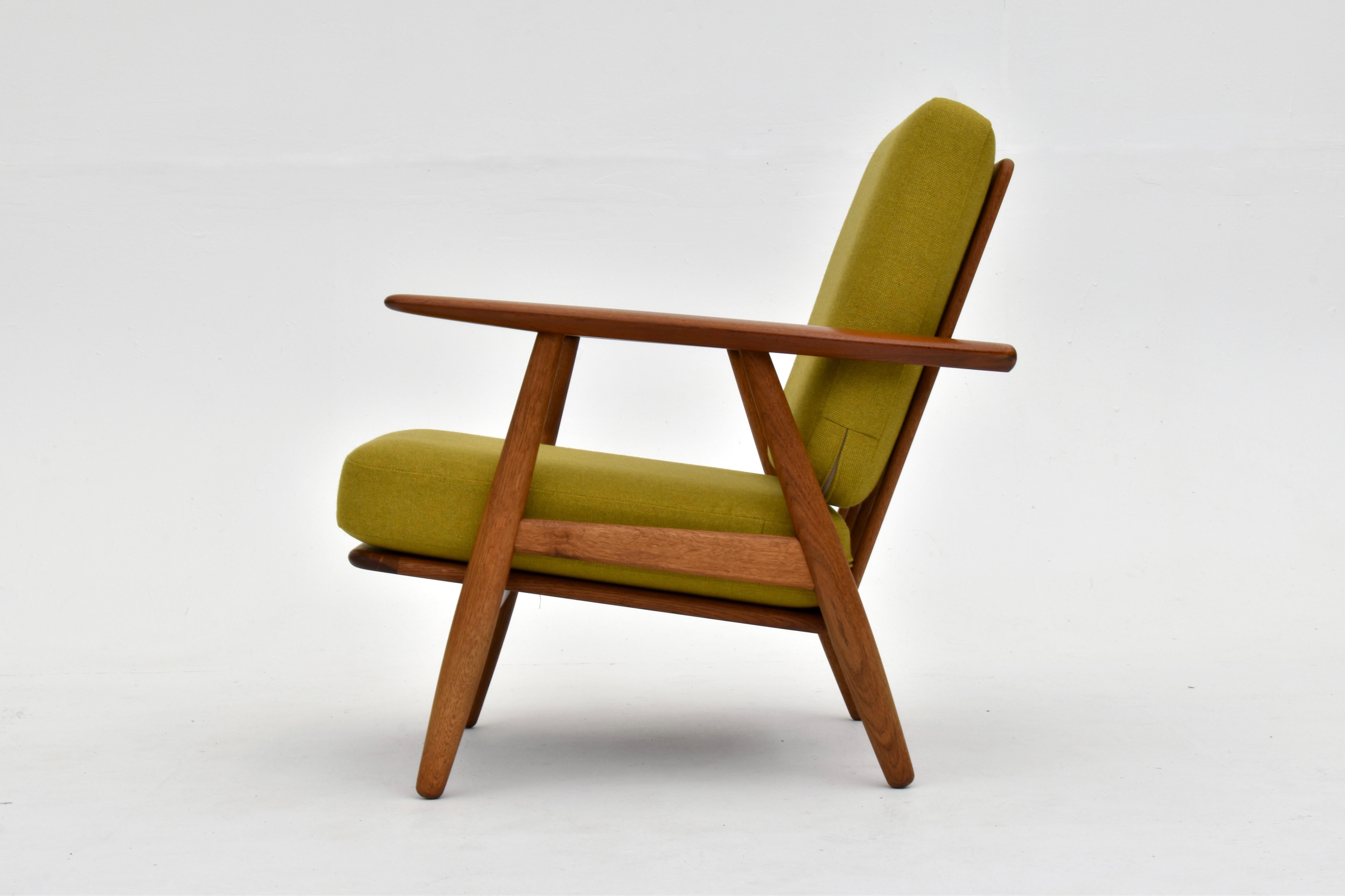 Danese Sedia a sigaro danese del metà secolo Hans Wegner modello GE240 per Getama in vendita
