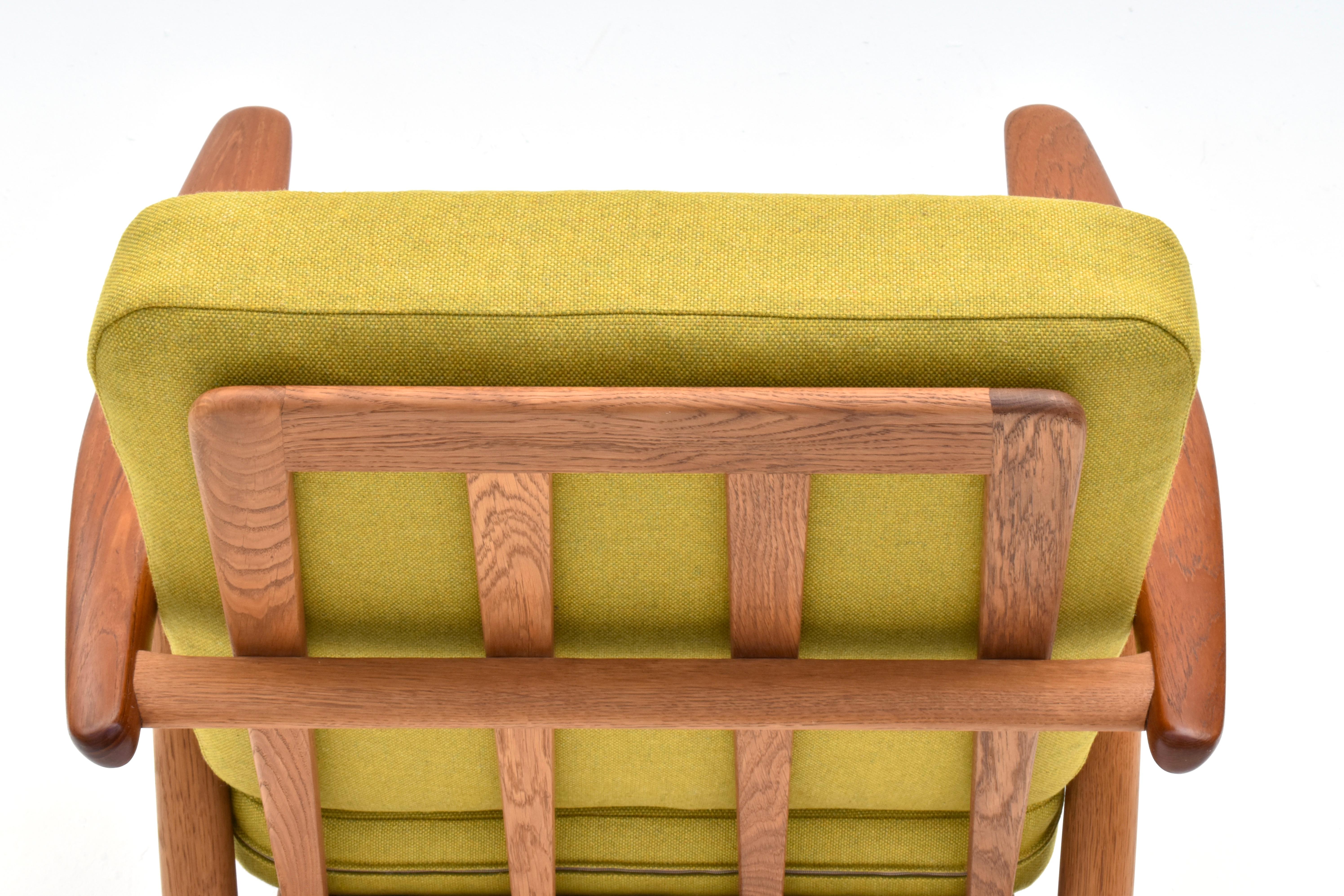Milieu du XXe siècle Chaise à cigares danoise du milieu du siècle modèle GE240 de Hans Wegner pour Getama en vente