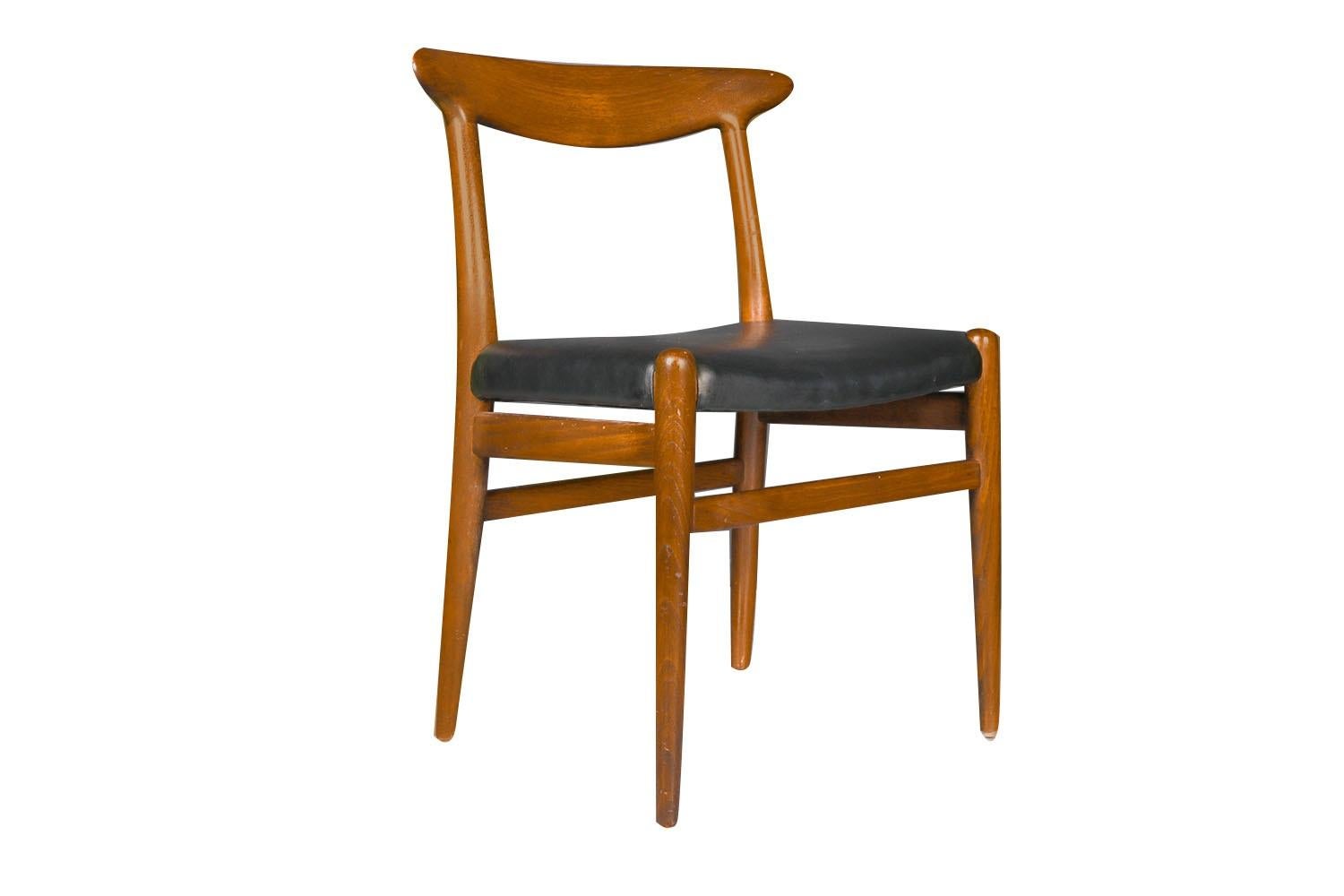 Mid Century Danish Hans Wegner W2 Teak Chairs Four For Sale 5