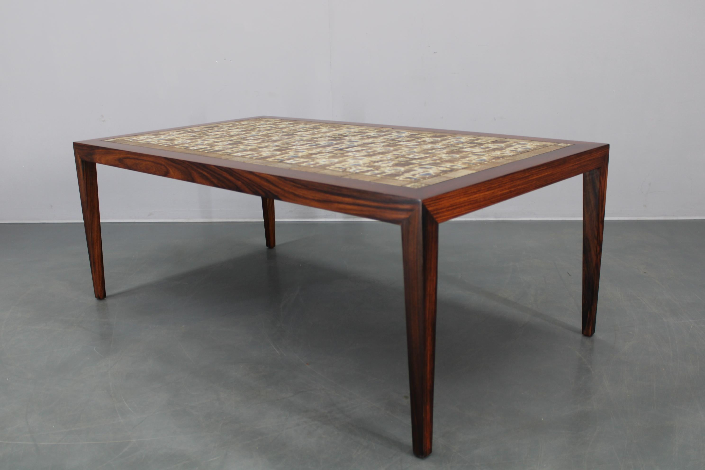 Mid-century Danish Haslev Mobelsnedkeri Coffee Table with Royal Copenhagen Ceram For Sale 5