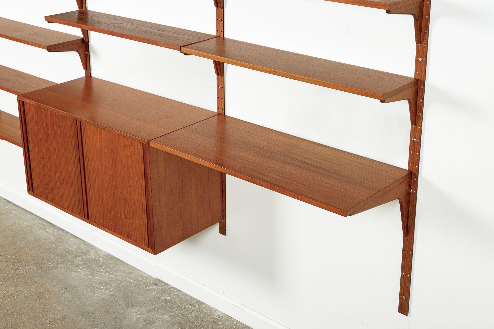 Mid Century Danish HG Teak Wood Modular Wall Unit Shelving & Bookcase For Sale 5