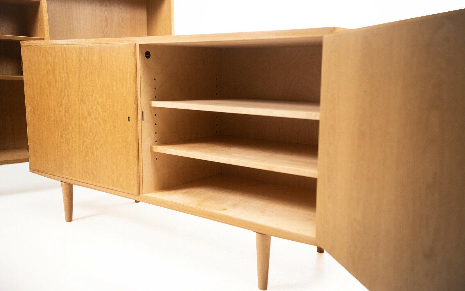 Mid Century Danish Hundevad Blonde Oak Bookcase & Sideboard Set, 1970s In Good Condition In STOKE ON TRENT, GB