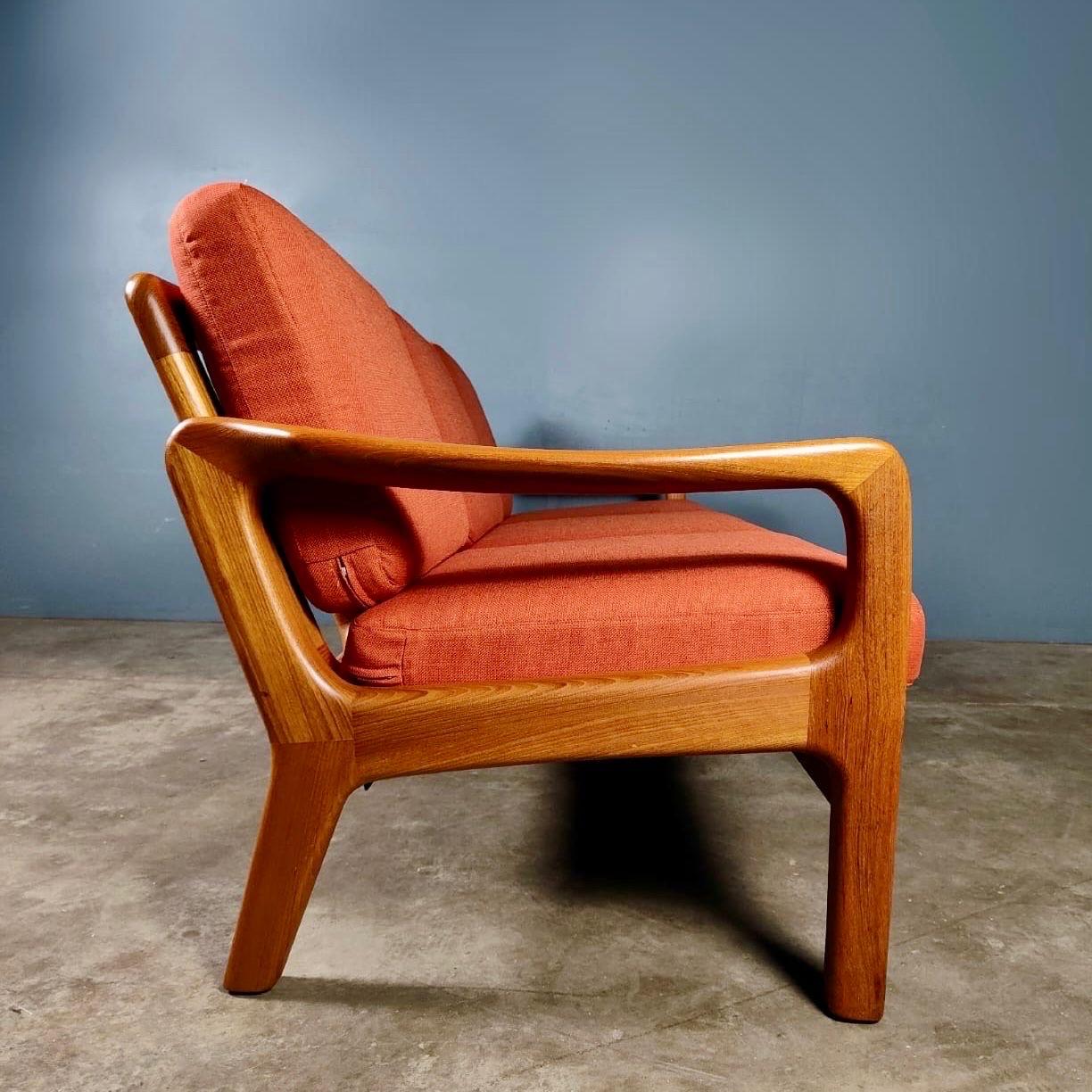 Mid Century Danish Juul Kristensen Orange Three Seater Sofa Bed Vintage Retro In Excellent Condition In Cambridge, GB