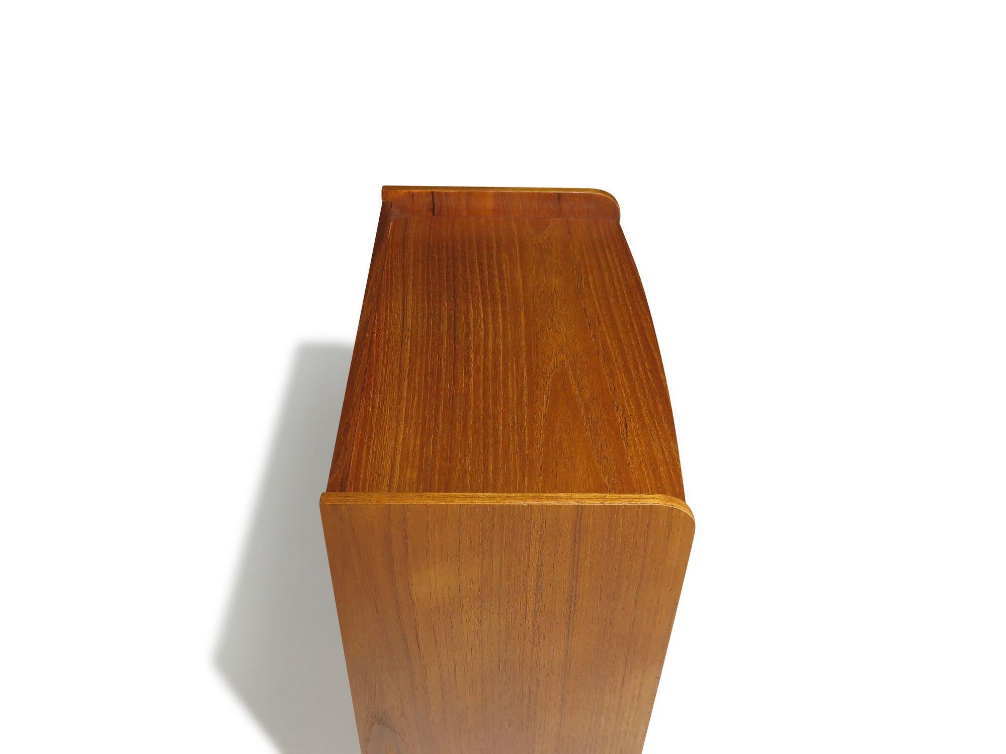 Mid-century Danish Kai Kristiansen Teak Entry Chest or Nightstand For Sale 3