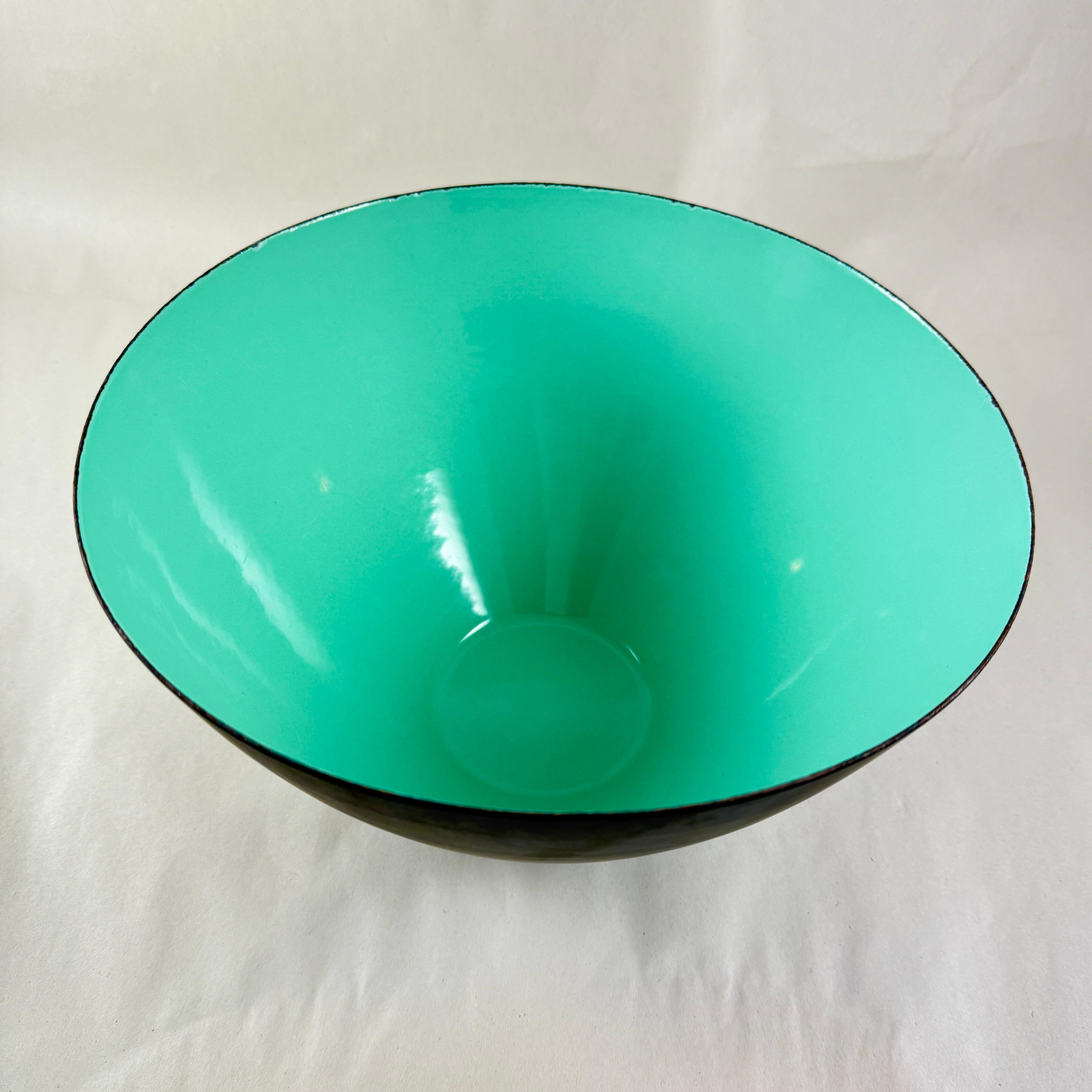 Ensaladera grande danesa de mediados de siglo esmaltada Krenit verde jade Moderno de mediados de siglo en venta