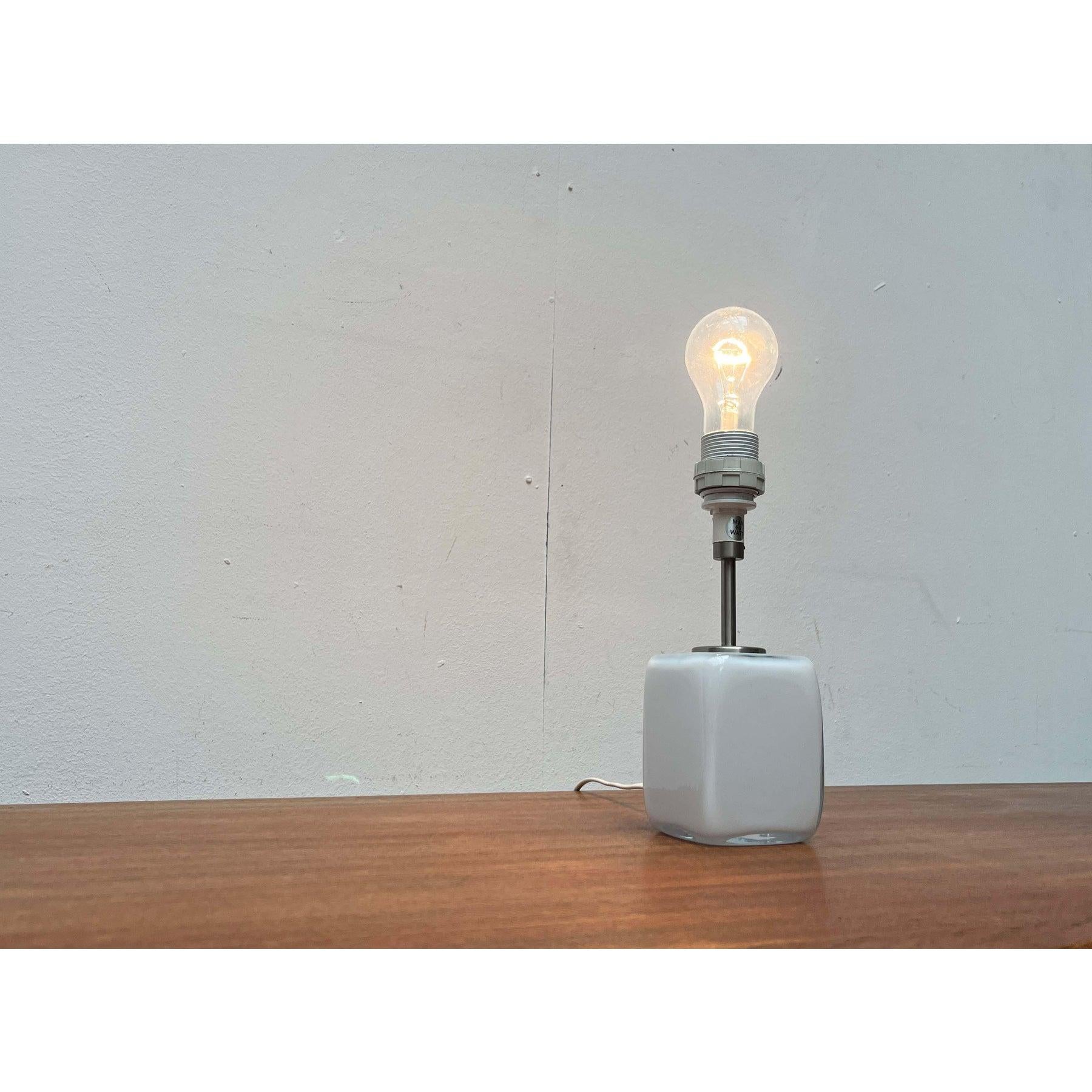 Lámpara de sobremesa danesa de cristal Kubus de mediados de siglo, Per Lütken para Holmegaard, años 60 en venta 3
