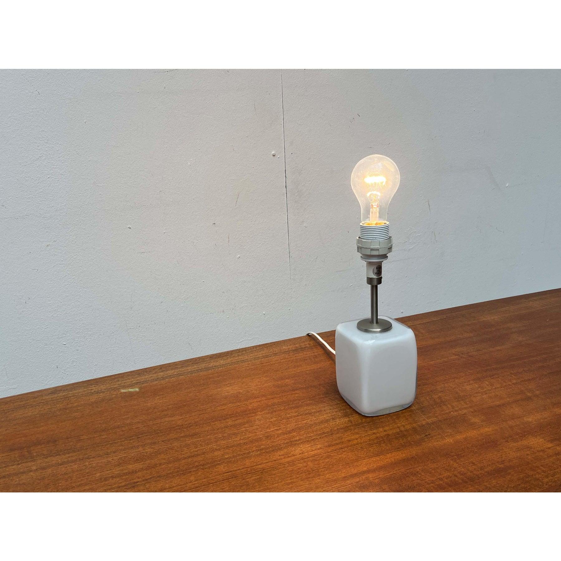 Lámpara de sobremesa danesa de cristal Kubus de mediados de siglo, Per Lütken para Holmegaard, años 60 en venta 9