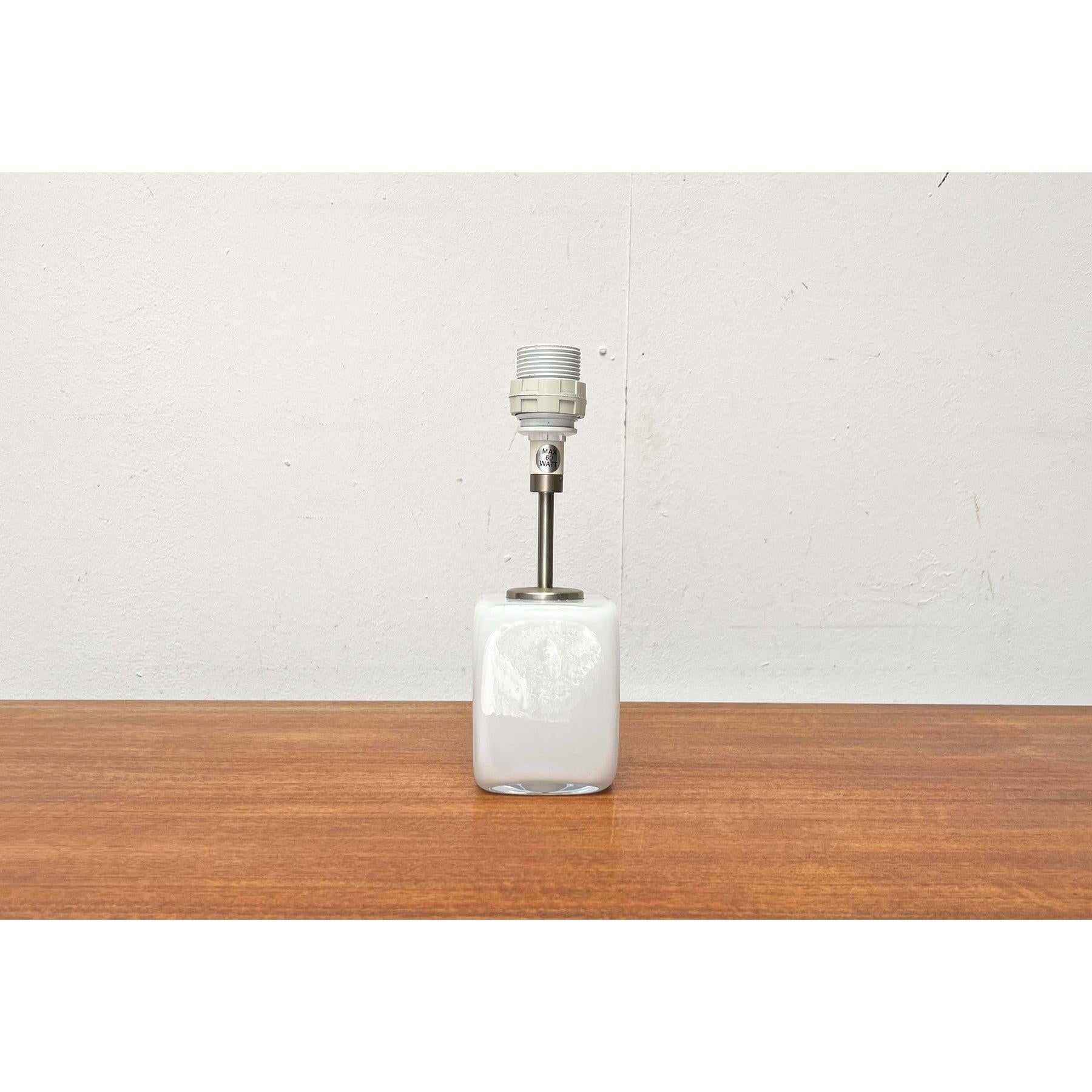 Lámpara de sobremesa danesa de cristal Kubus de mediados de siglo, Per Lütken para Holmegaard, años 60 en venta 2