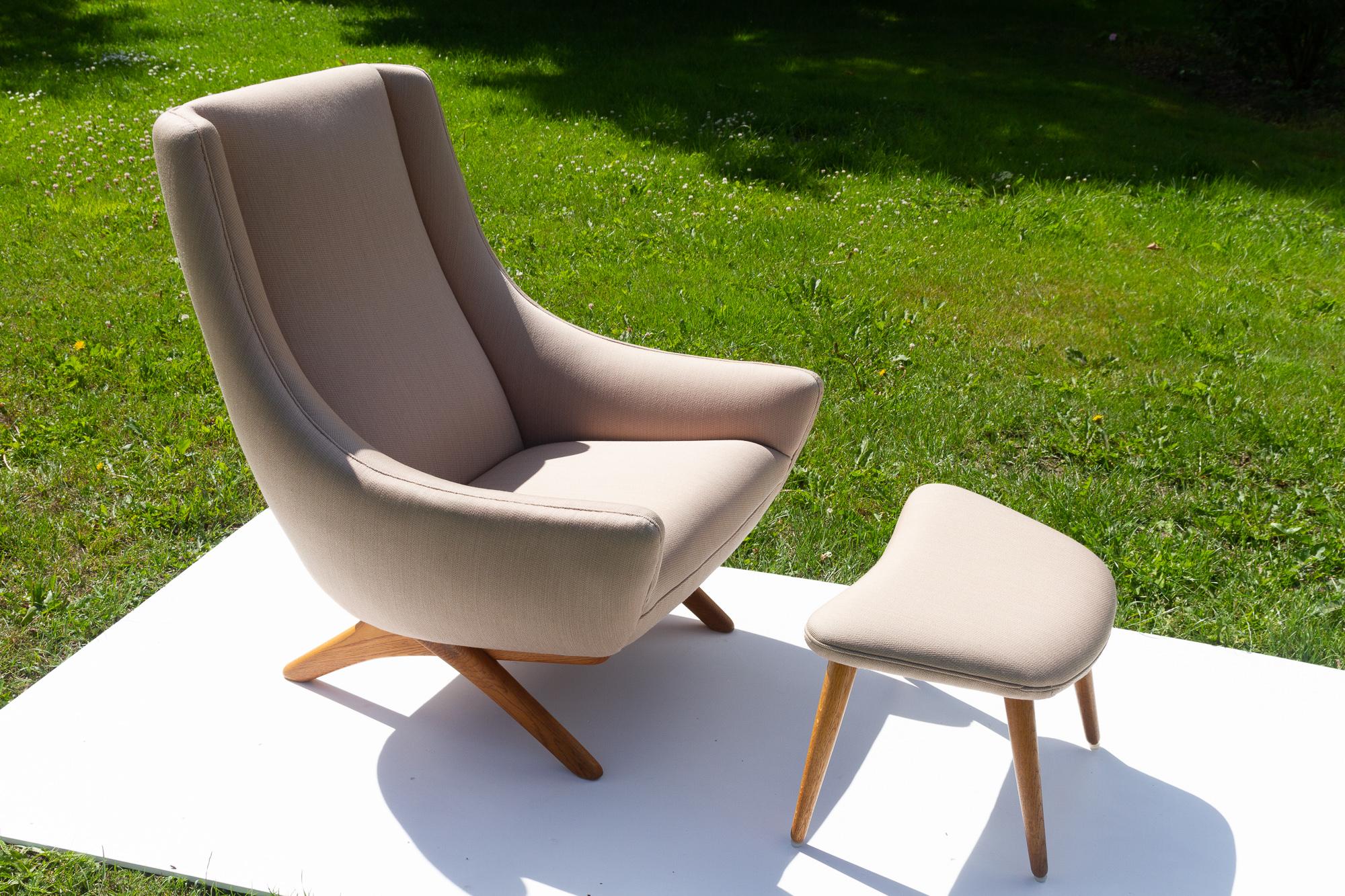 Mid-Century Danish Lounge Chair and Stool Model ML 141 by Illum Wikkelsø, 1960s For Sale 4