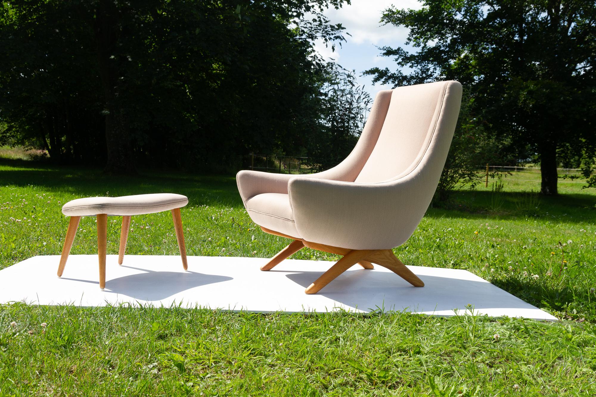 Mid-Century Danish Lounge Chair and Stool Model ML 141 by Illum Wikkelsø, 1960s For Sale 6