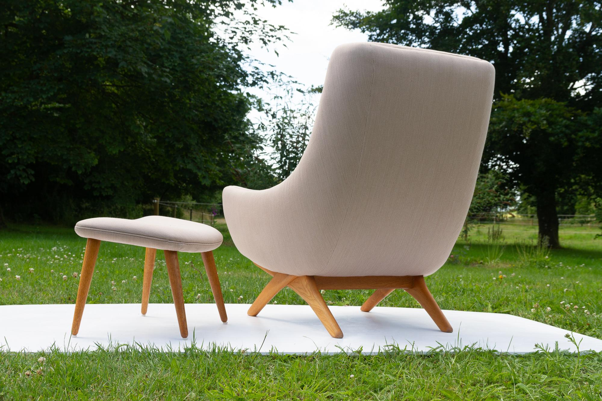 Mid-Century Danish Lounge Chair and Stool Model ML 141 by Illum Wikkelsø, 1960s For Sale 9