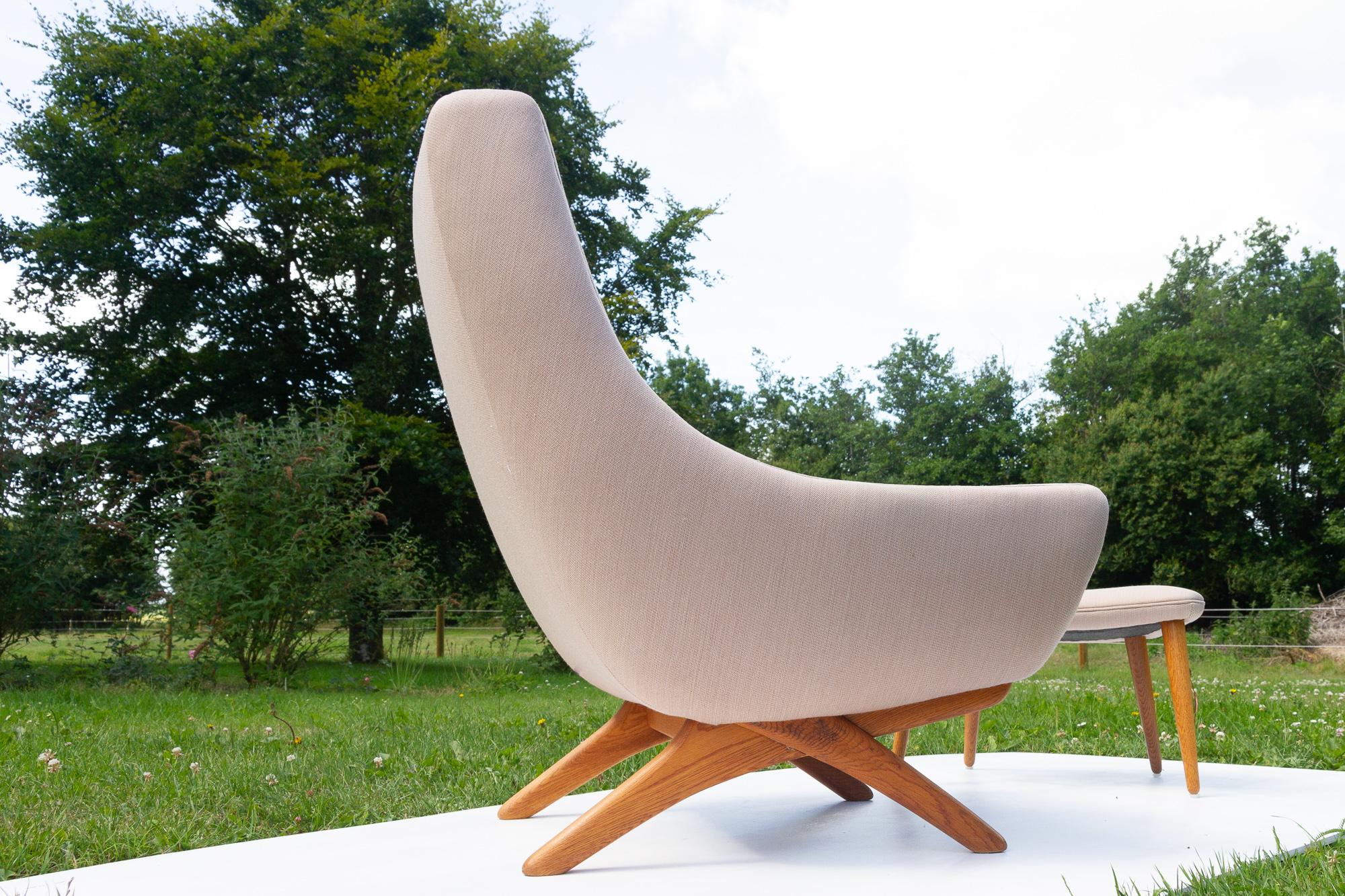 Wool Mid-Century Danish Lounge Chair and Stool Model ML 141 by Illum Wikkelsø, 1960s For Sale