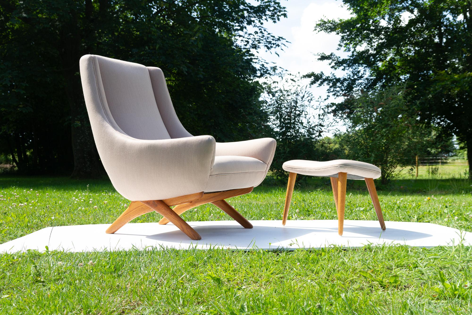 Mid-Century Danish Lounge Chair and Stool Model ML 141 by Illum Wikkelsø, 1960s For Sale 2