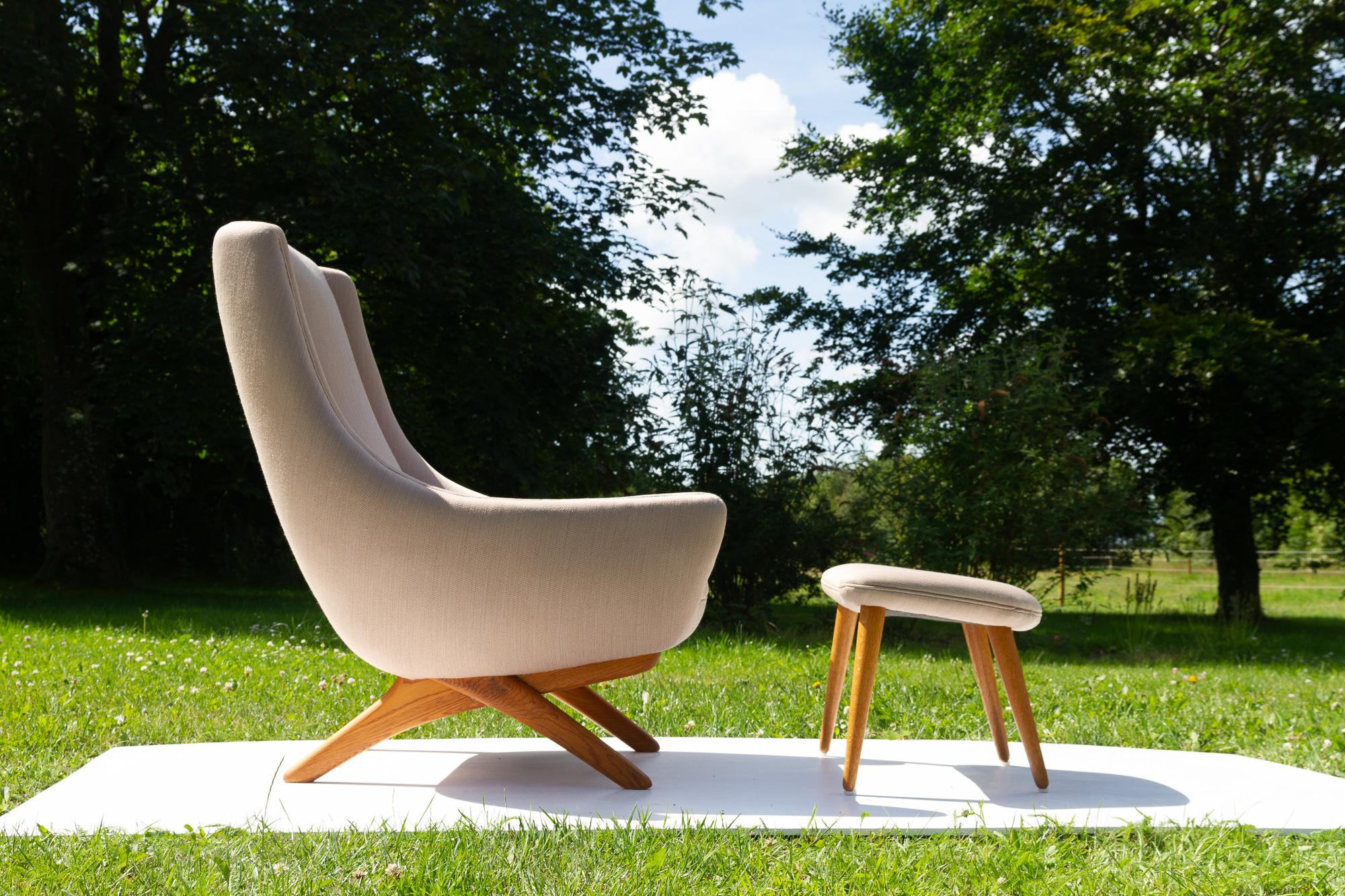 Mid-Century Danish Lounge Chair and Stool Model ML 141 by Illum Wikkelsø, 1960s For Sale 3