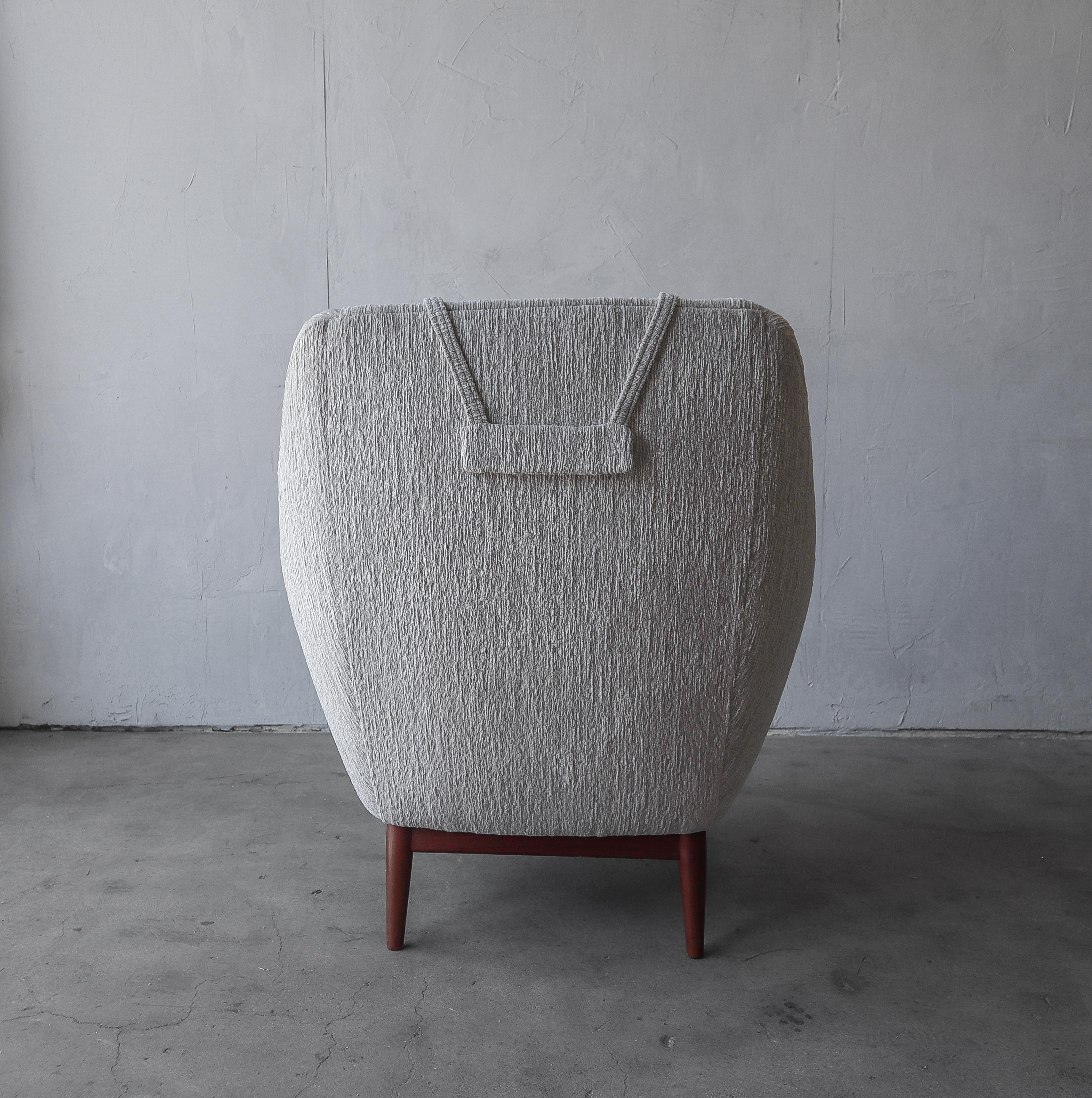 Mid-Century Danish Lounge Chair 1