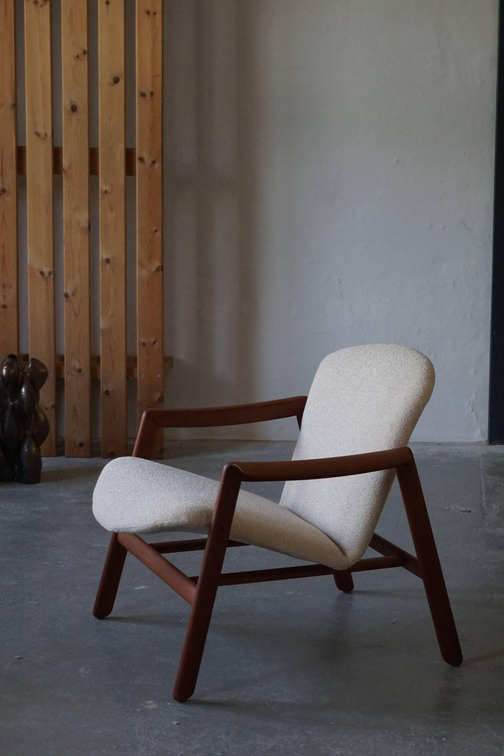 Mid Century Danish Lounge Chair in Teak and Bouclé, Finn Juhl Style, 1960s 10
