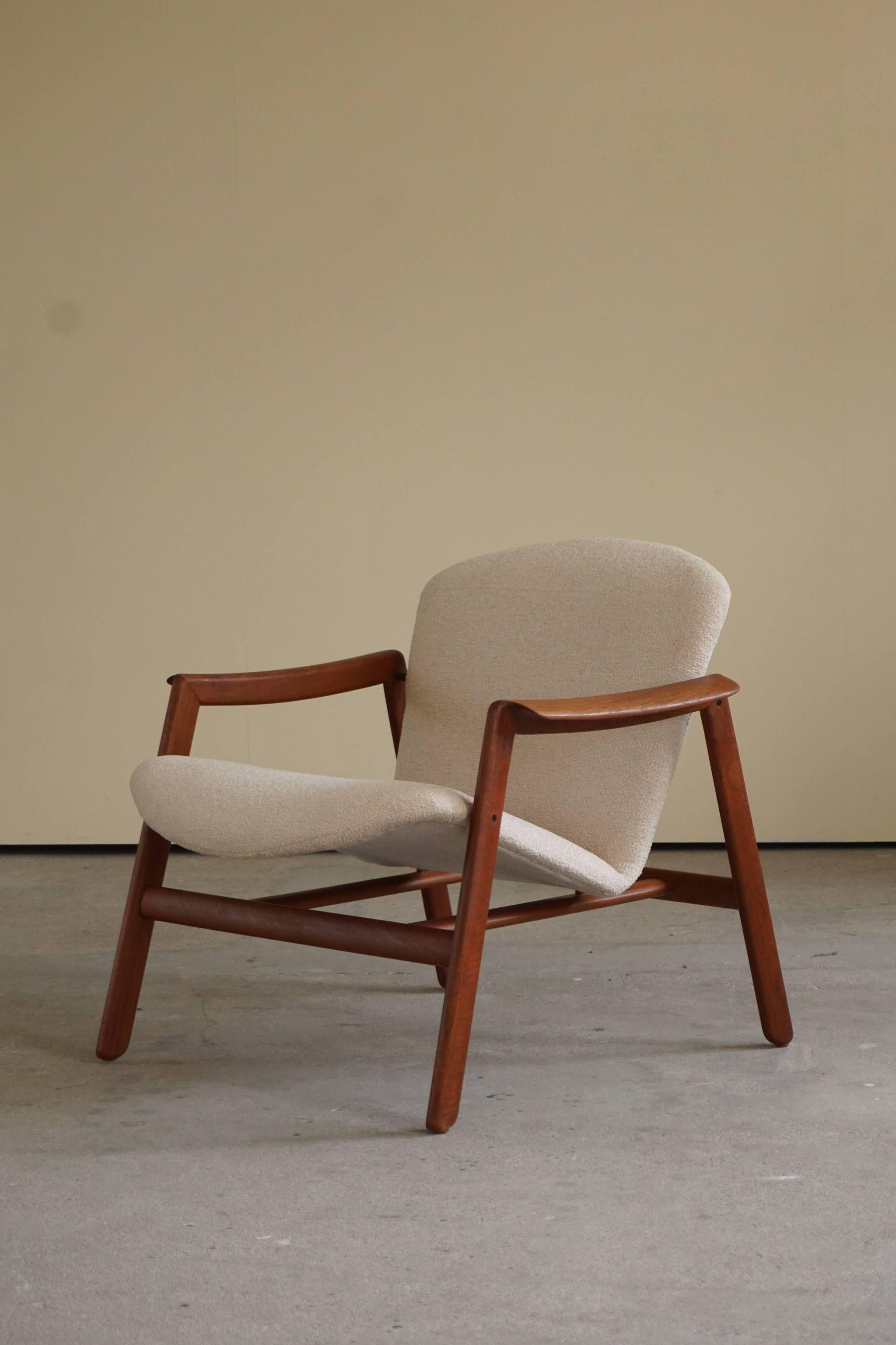 Mid Century Danish Lounge Chair in Teak and Bouclé, Finn Juhl Style, 1960s 12