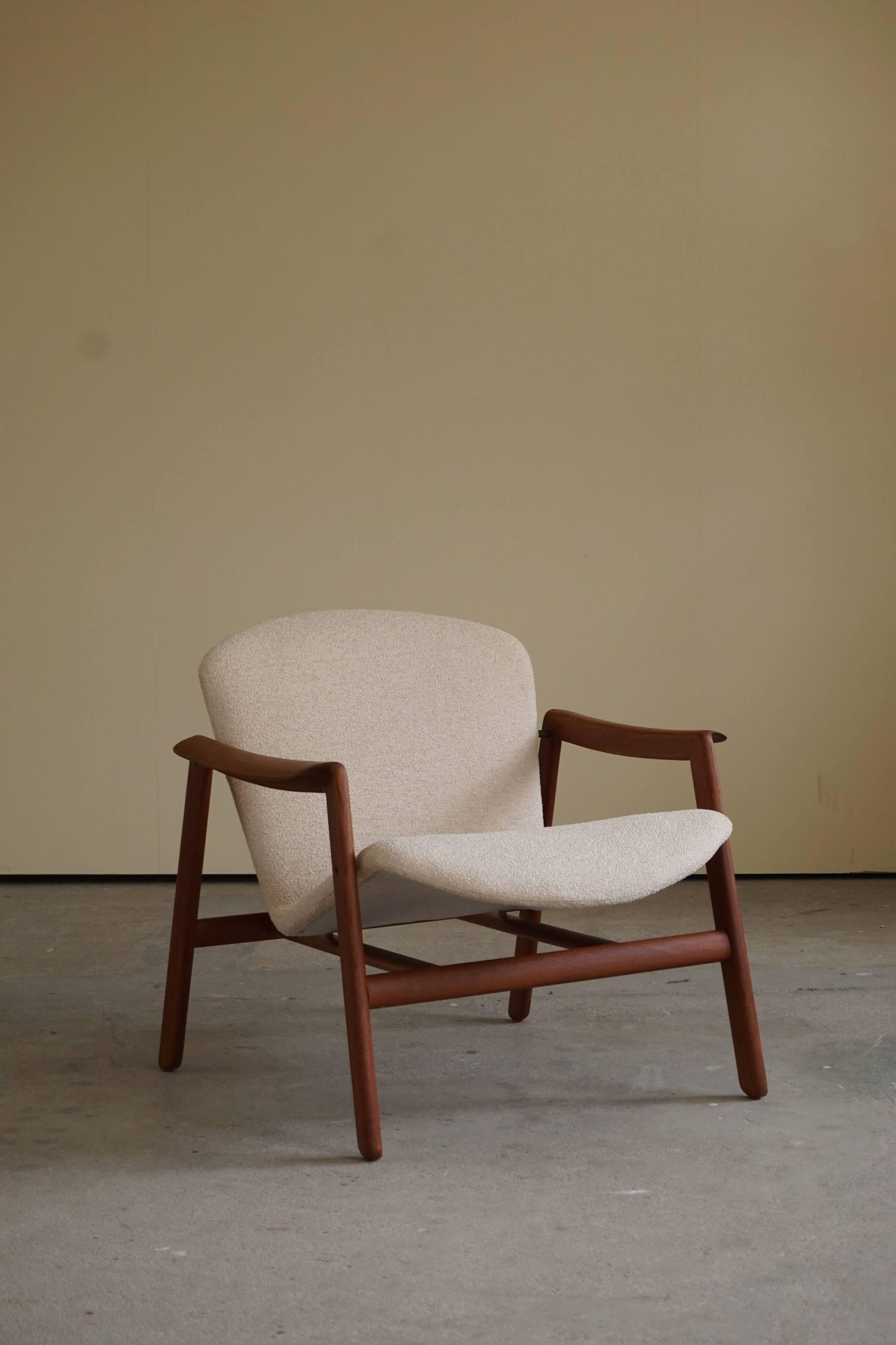 Mid Century Danish Lounge Chair in Teak and Bouclé, Finn Juhl Style, 1960s 2