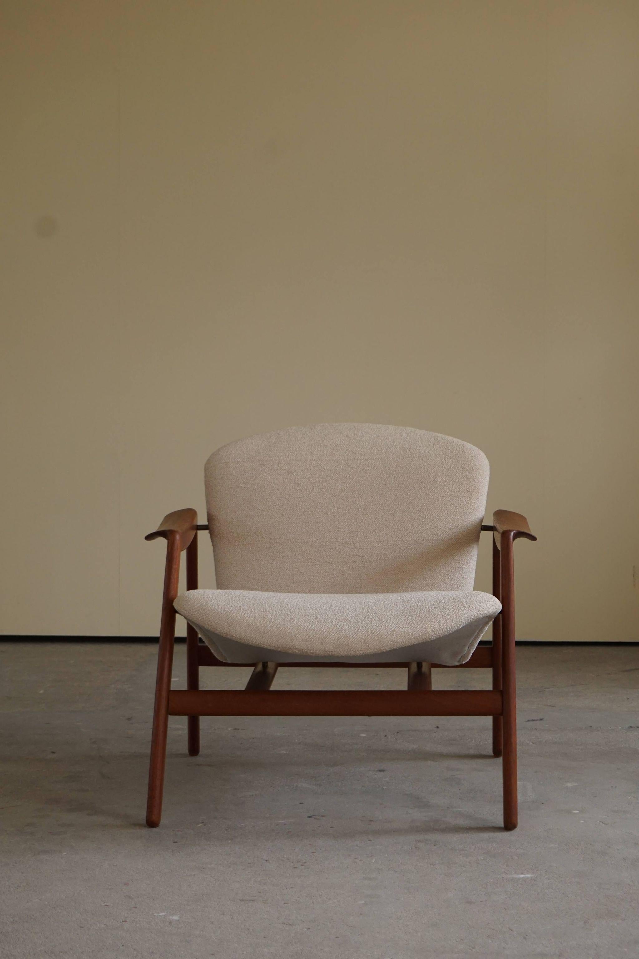Mid Century Danish Lounge Chair in Teak and Bouclé, Finn Juhl Style, 1960s 3