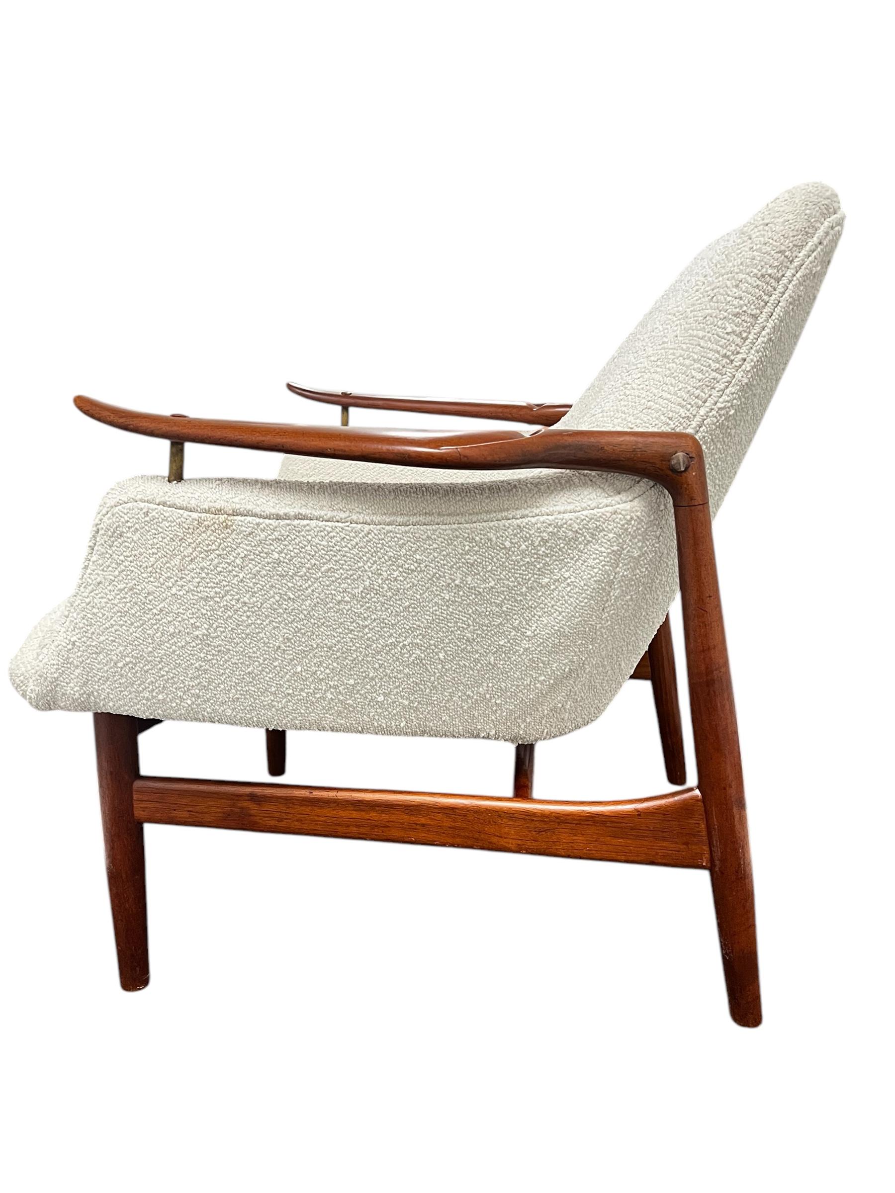 Mid-Century Danish Lounge Chair in the Style of Finn Juhl NV-53 for Niels Vodder 1