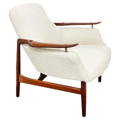Mid-Century Danish Lounge Chair in the Style of Finn Juhl NV-53 for Niels Vodder