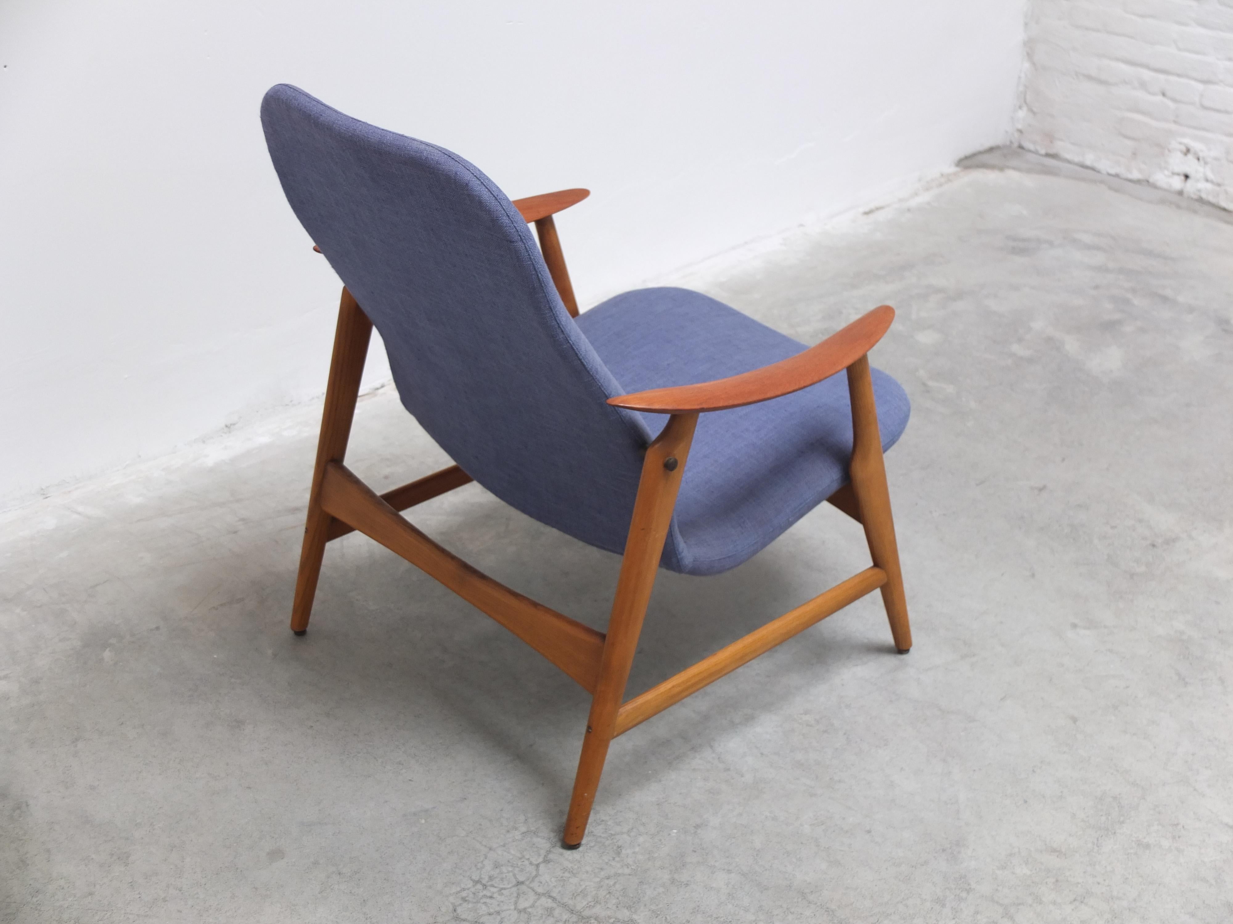 Mid-Century Danish Lounge Chair with Sculpted Armrests, 1960s 9
