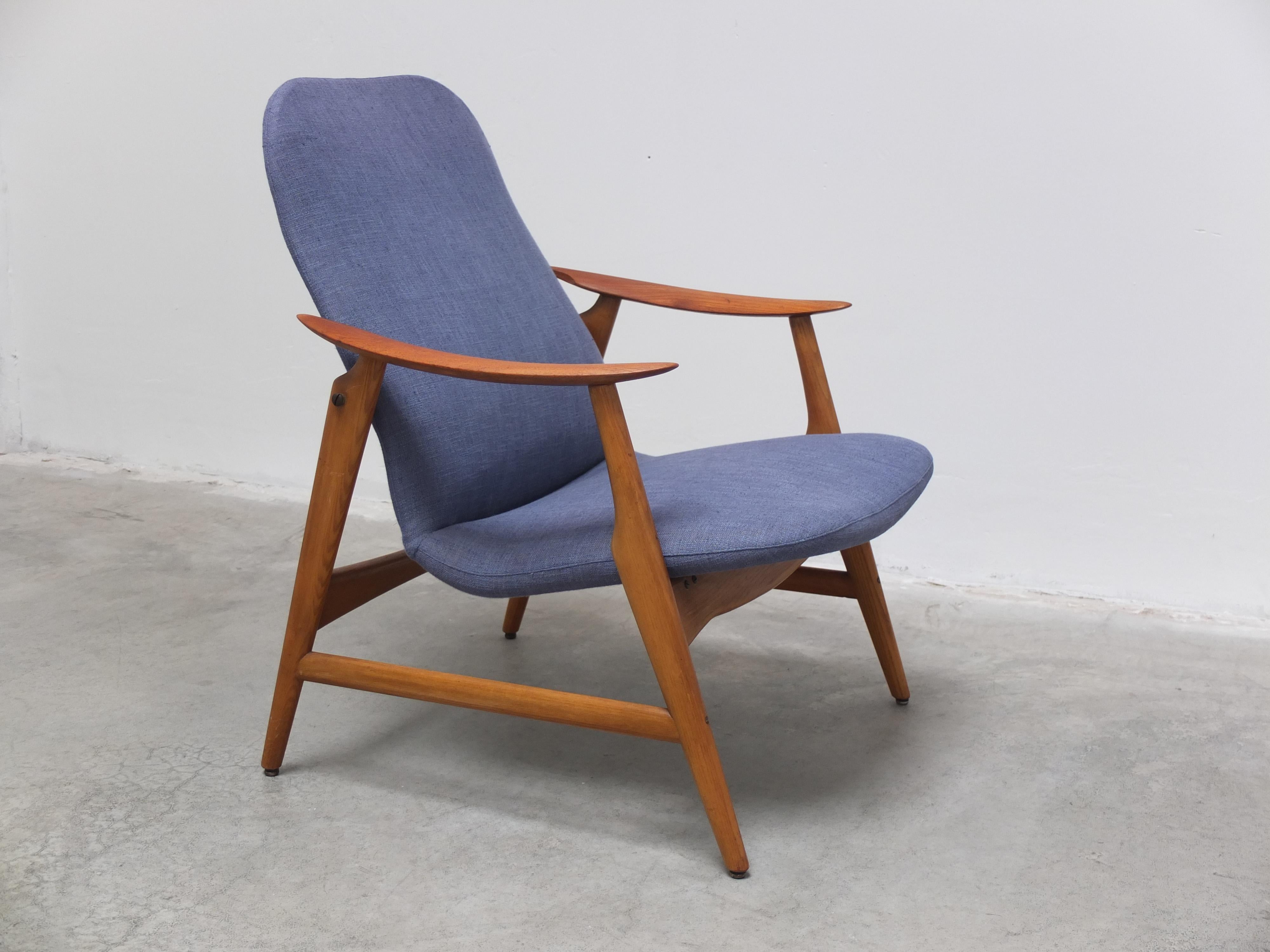 Mid-Century Danish Lounge Chair with Sculpted Armrests, 1960s 10