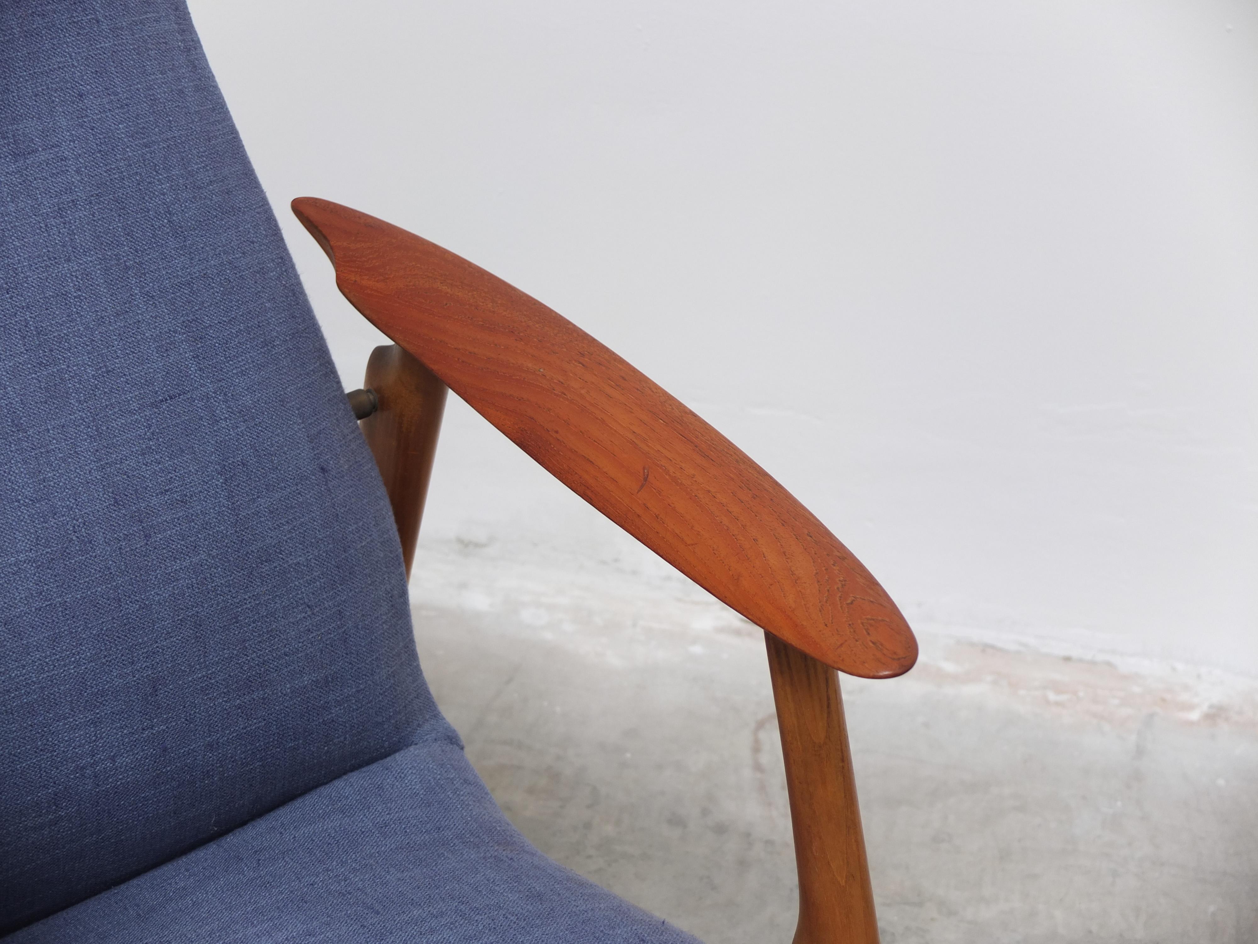 Mid-Century Danish Lounge Chair with Sculpted Armrests, 1960s 2