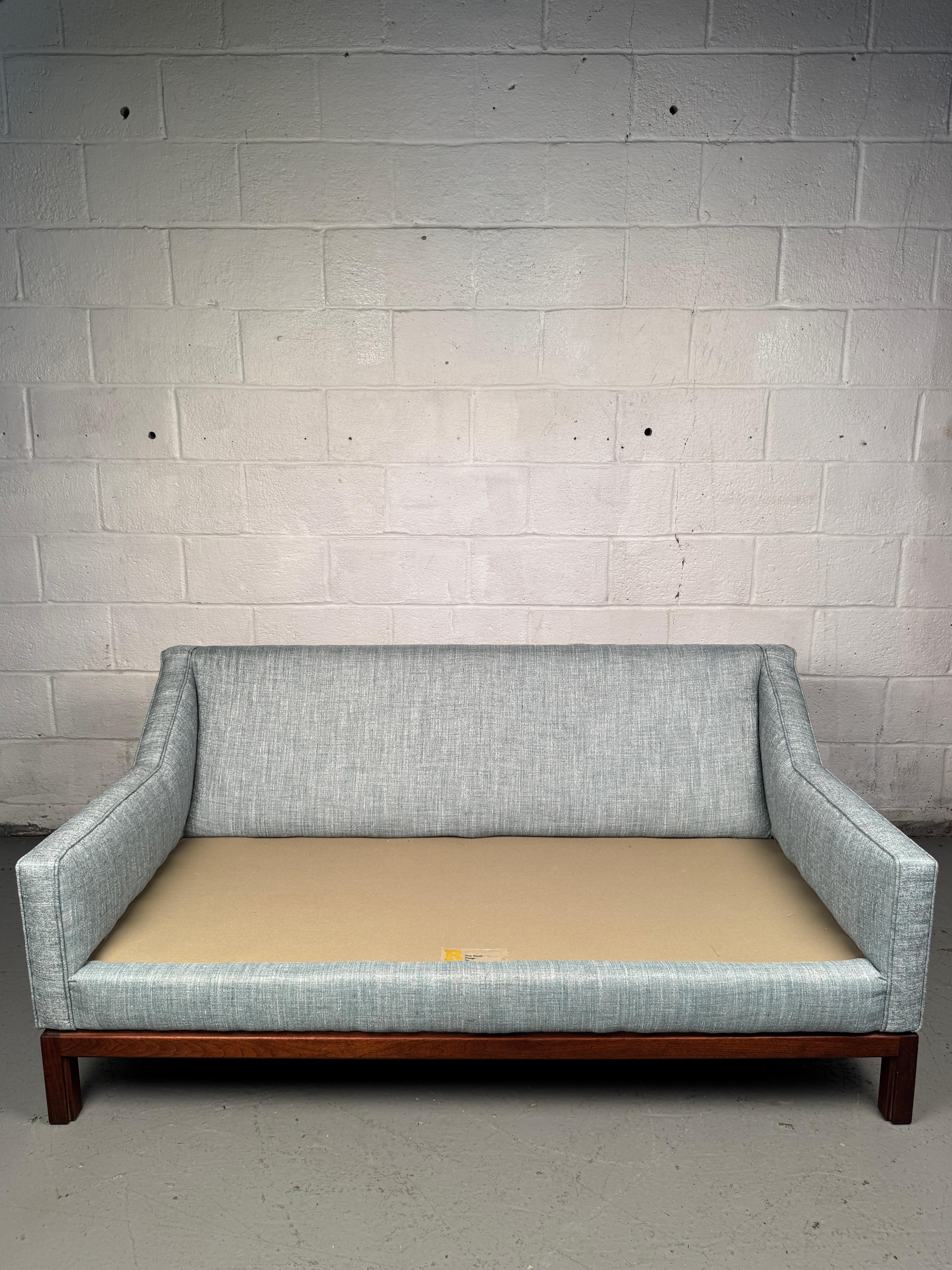 Causeuse danoise du milieu du siècle par Jens Risom Design Inc. en vente 3
