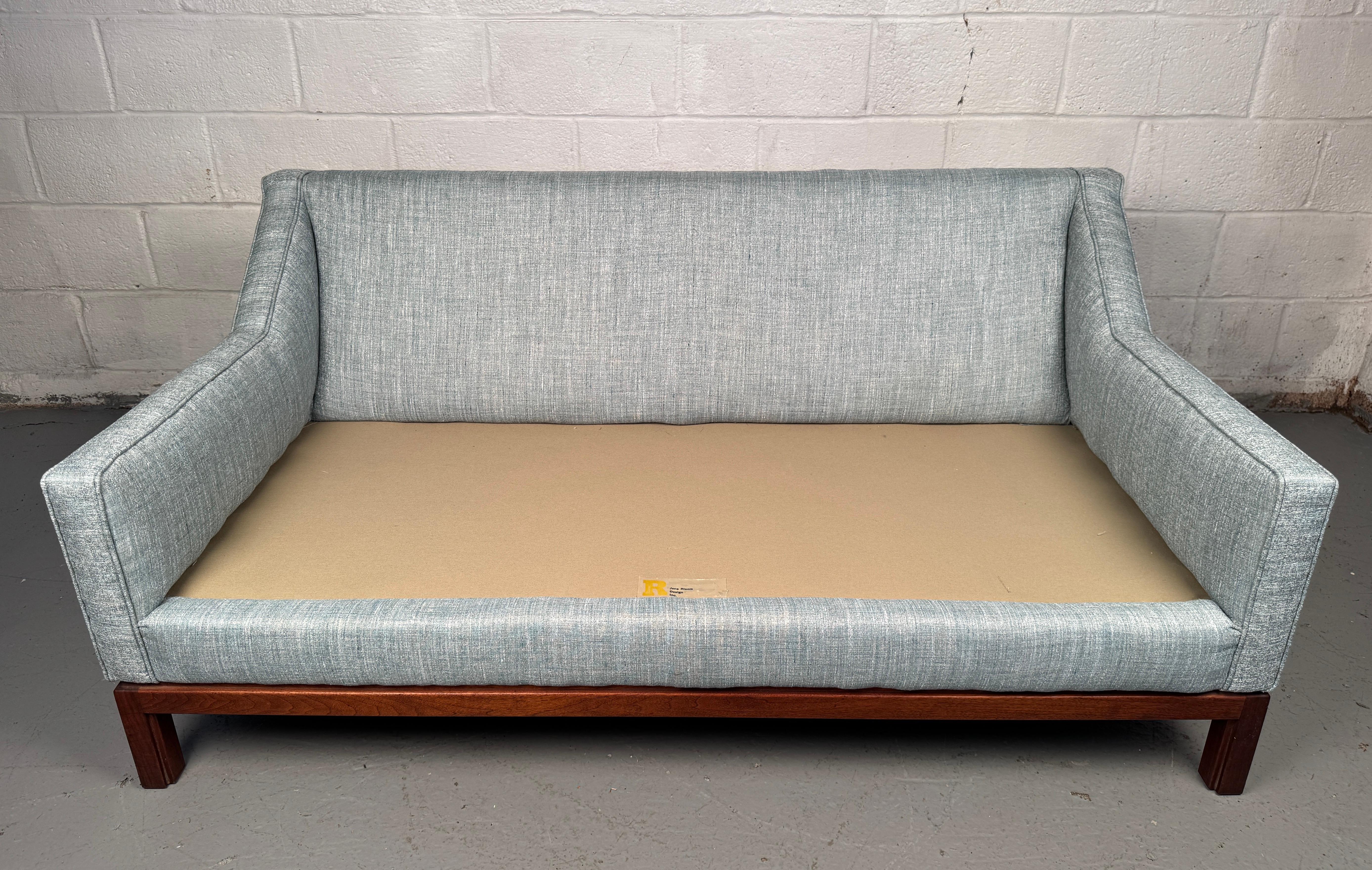 Causeuse danoise du milieu du siècle par Jens Risom Design Inc. en vente 4