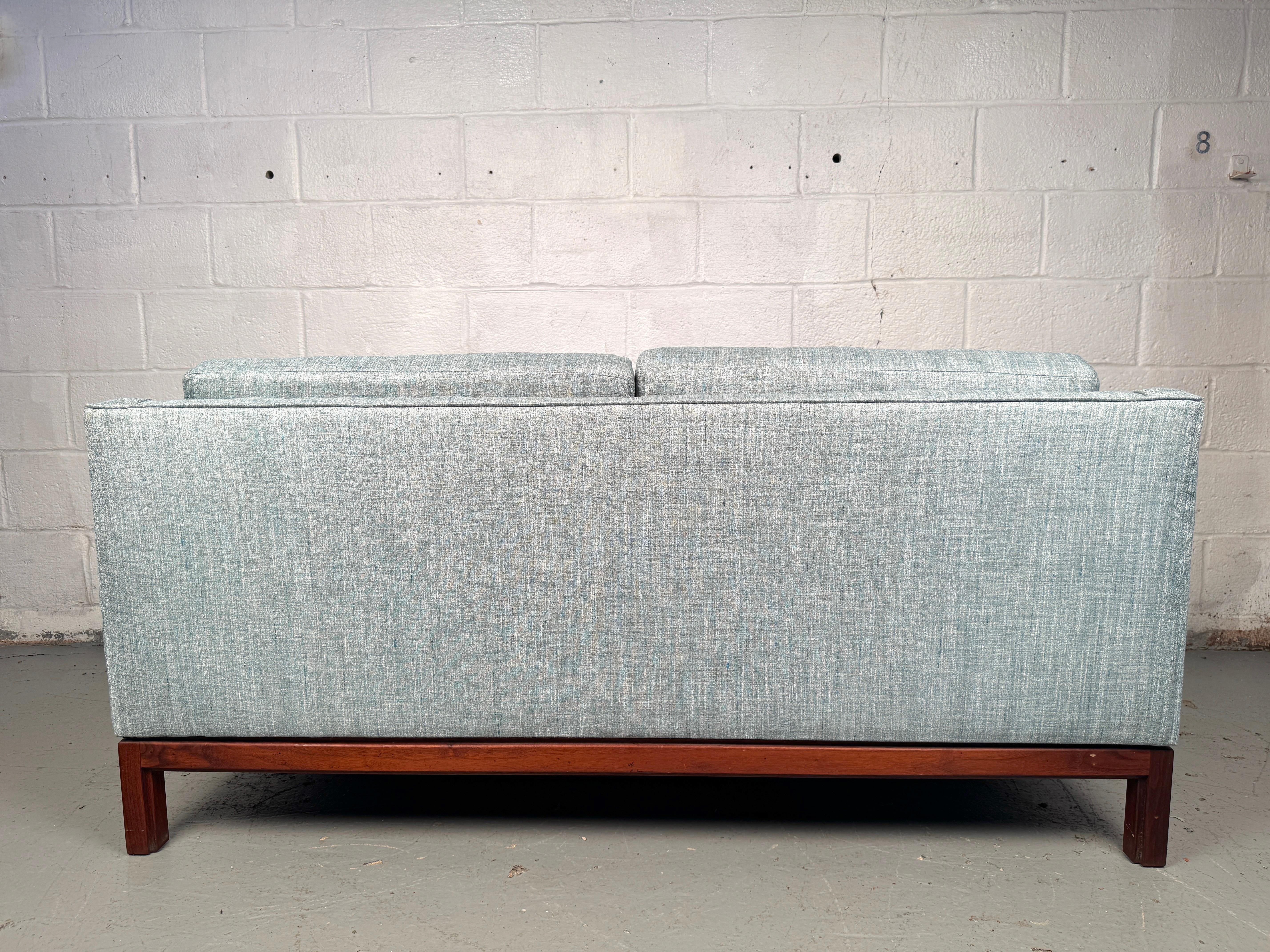 Causeuse danoise du milieu du siècle par Jens Risom Design Inc. en vente 2