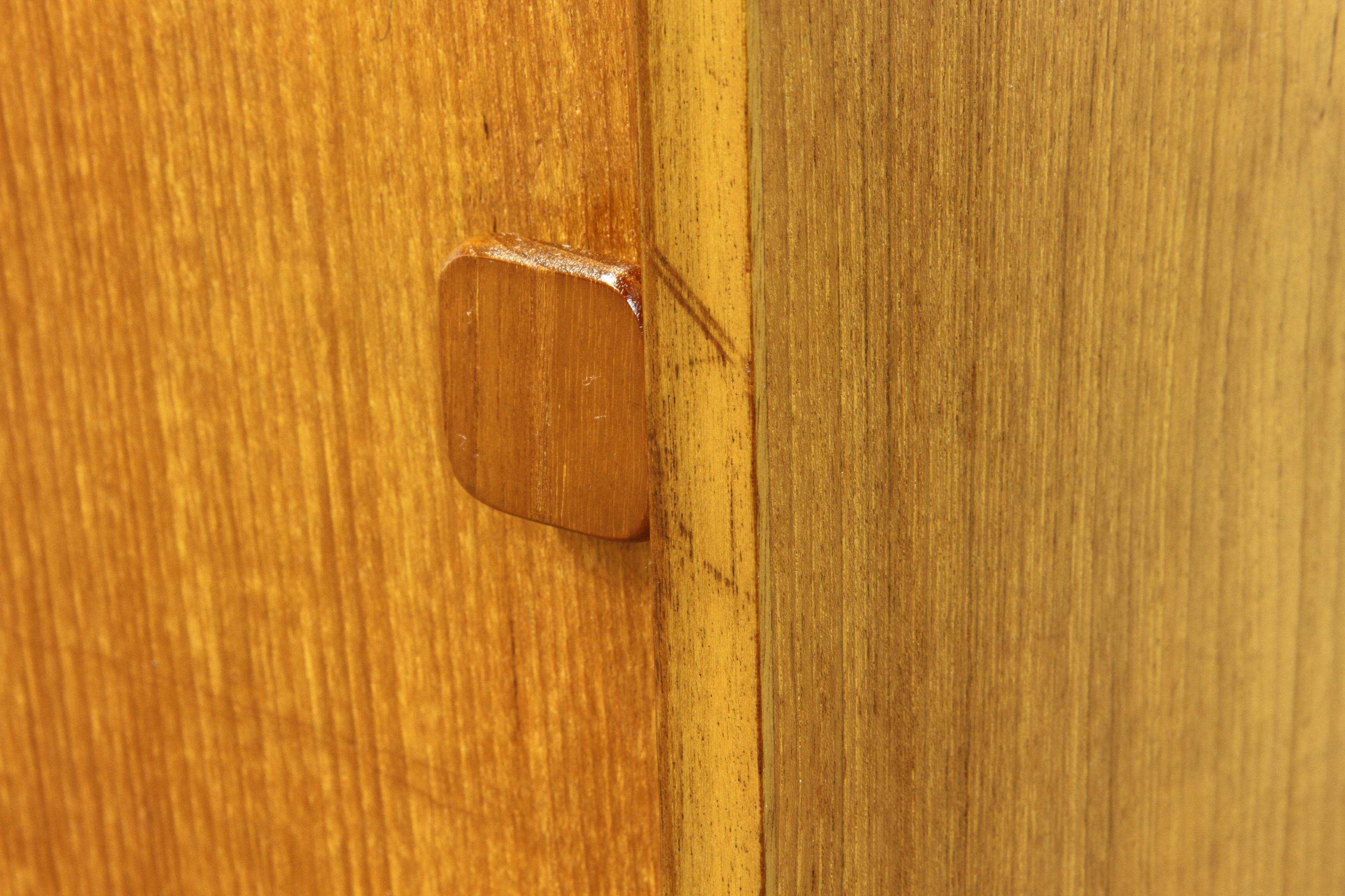 Credenza danese di metà secolo in teak anni '60 in vendita 12