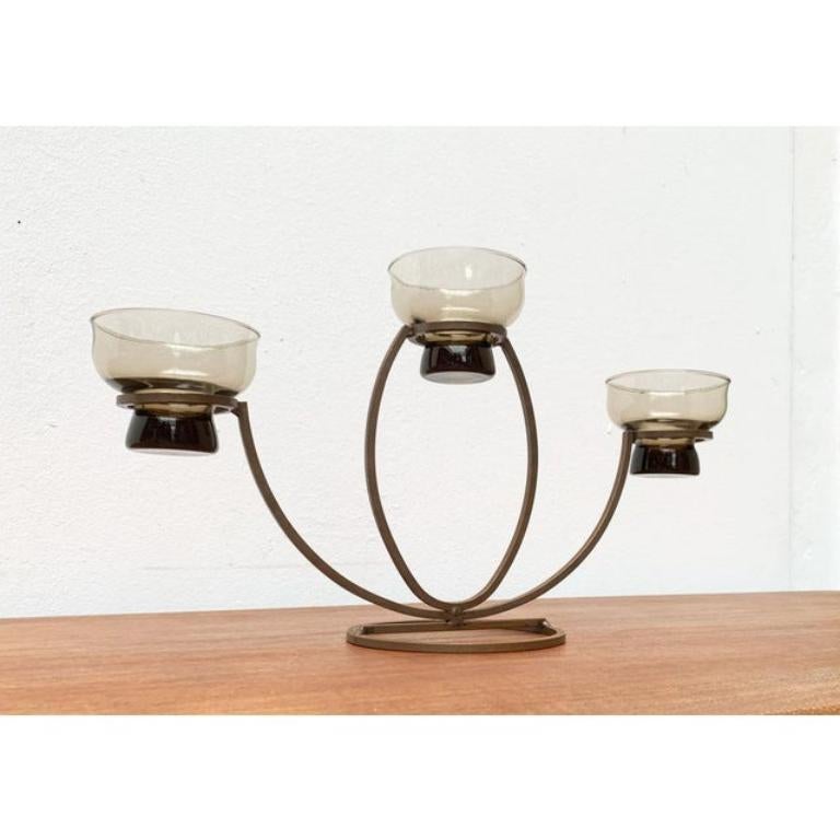Portacandele danese di metà secolo in metallo e vetro, anni '60, in ottime condizioni. Progettato dal 1960 al 1969.

Informazioni aggiuntive:
Materiale: Vetro
Colore: grigio
Stili: Medioevo Moderno
Paese di origine: Danimarca
Tipo di articolo: