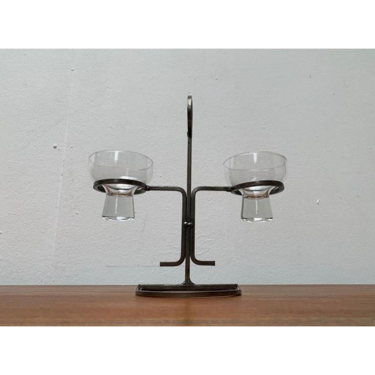 Portacandele danese di metà secolo in metallo e vetro, anni '60, in ottime condizioni. Progettato dal 1960 al 1969.

Informazioni aggiuntive:
Materiali: Vetro, metallo
Colore: grigio
Stili: Medioevo Moderno
Paese di origine: Danimarca
Tipo di