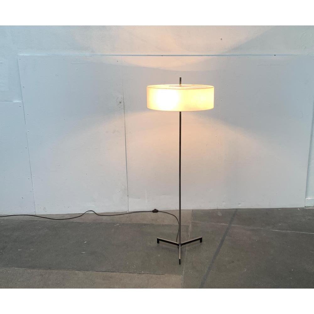 Lampada da terra minimalista danese di metà secolo, anni '60 in vendita 1