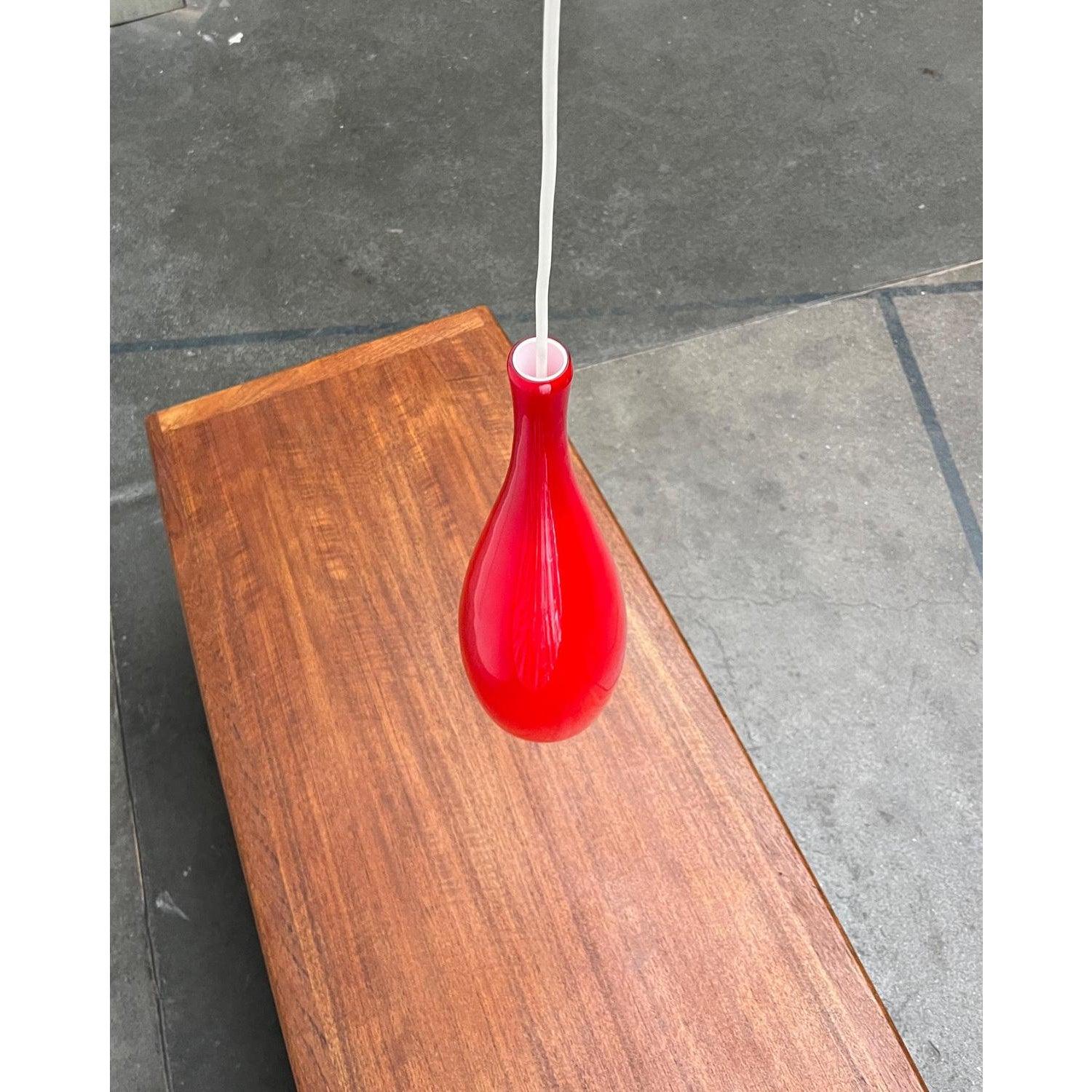 Lampe suspendue danoise modèle Bang en verre du milieu du siècle dernier par Jacob E. Bang, années 1960 en vente 1