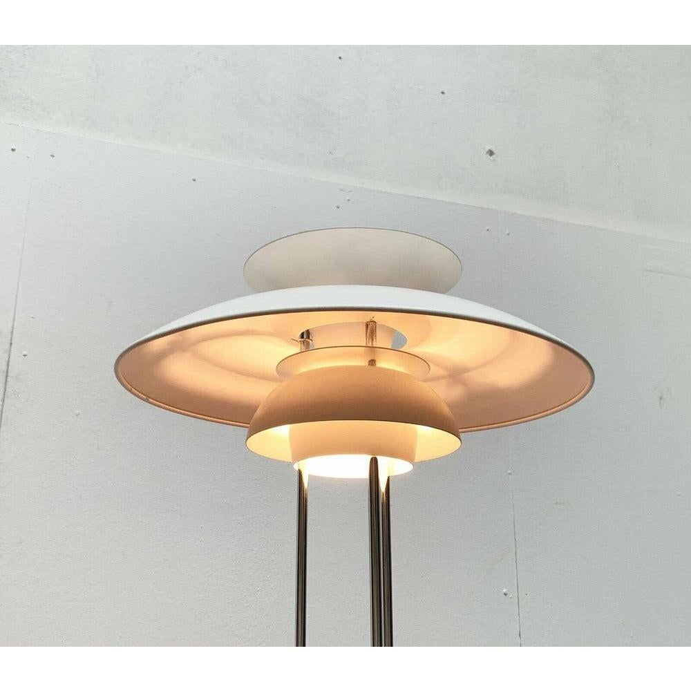 Dänische Mid-Century-Tischlampe Modell PH 5 von Poul Henningsen, 1960er Jahre (Metall) im Angebot